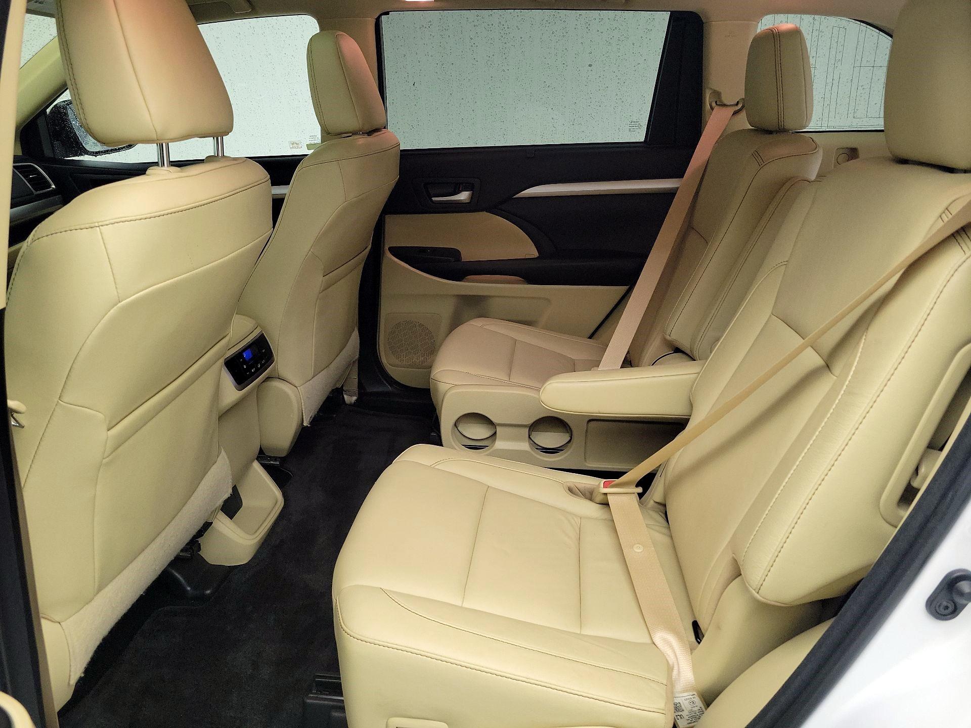 Thumbnail: 2017 Toyota Highlander - 18