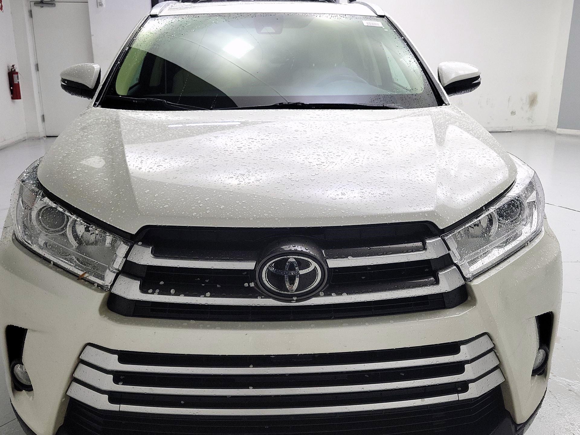 Thumbnail: 2017 Toyota Highlander - 2