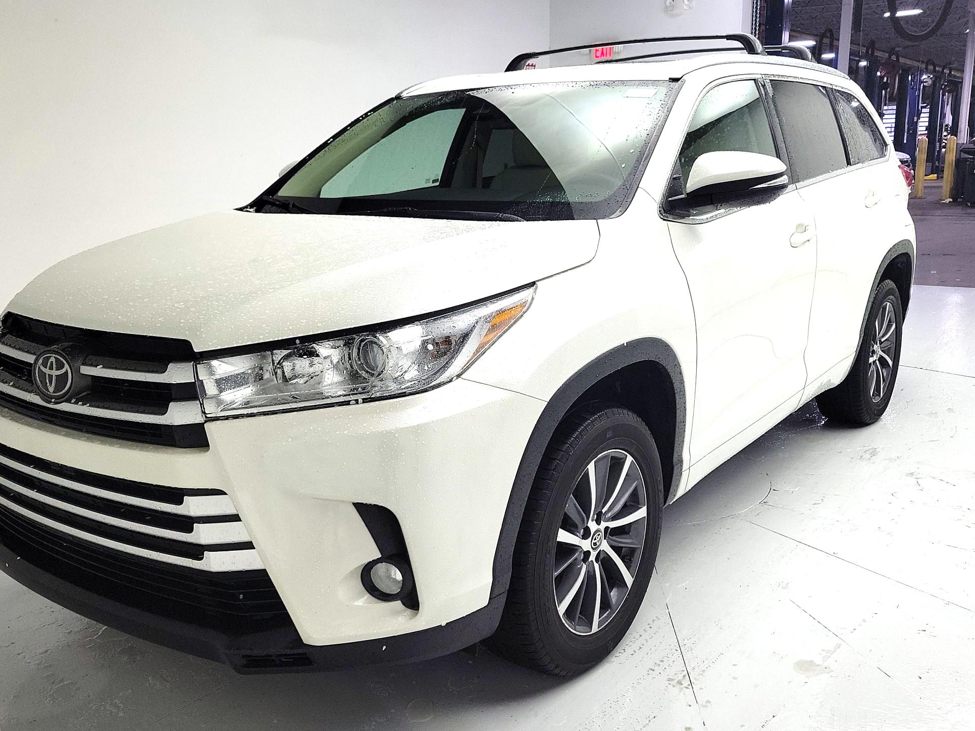 Thumbnail: 2017 Toyota Highlander - 3