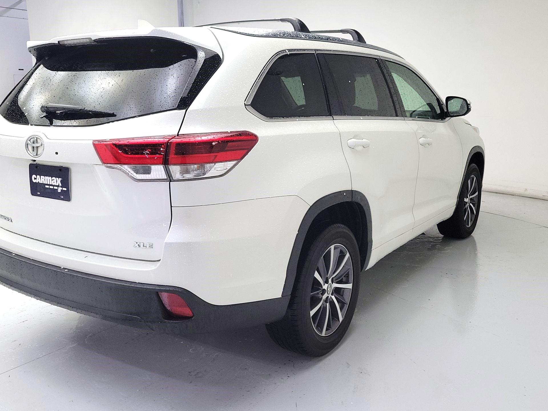 Thumbnail: 2017 Toyota Highlander - 5