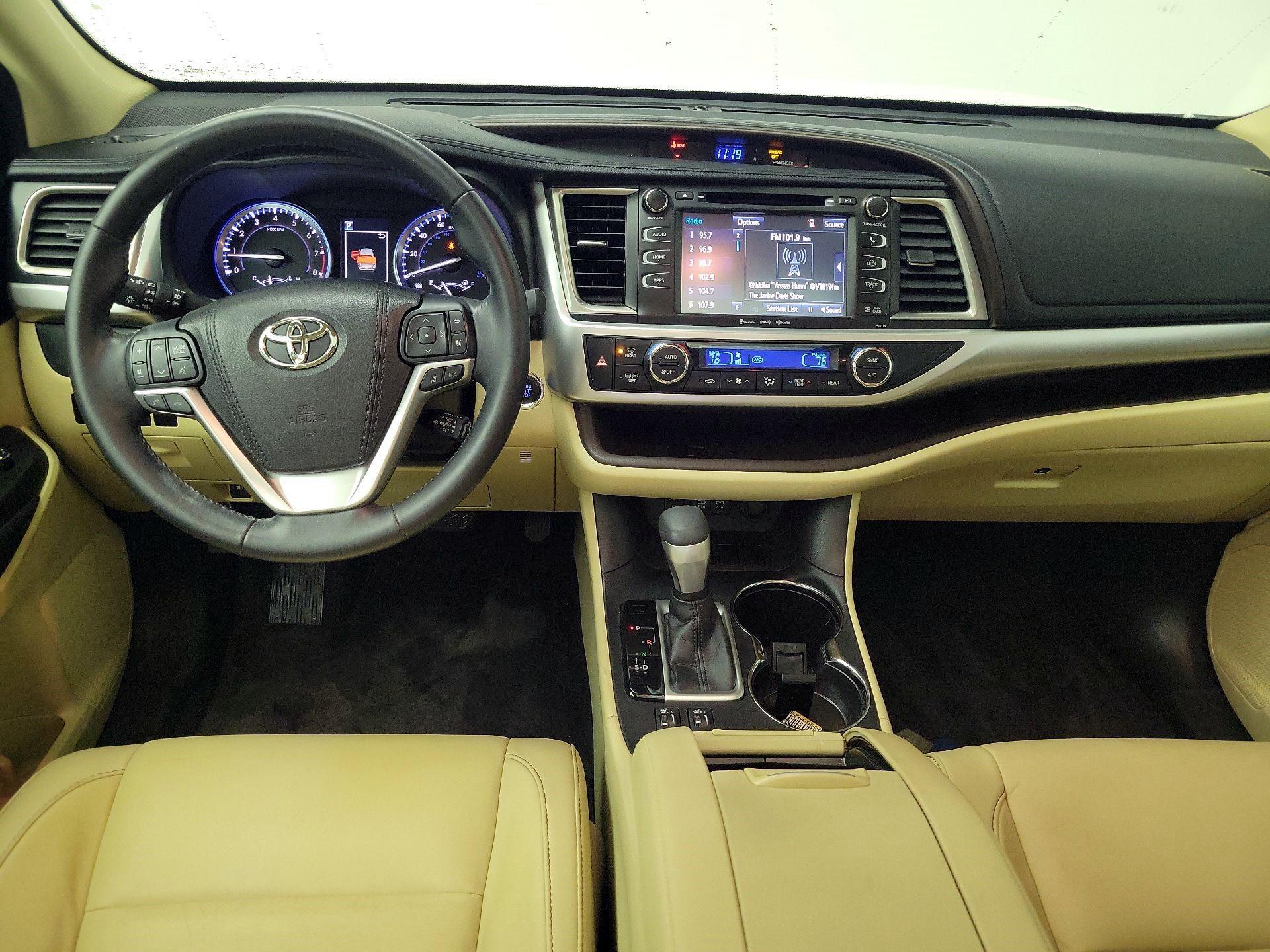 Thumbnail: 2017 Toyota Highlander - 8