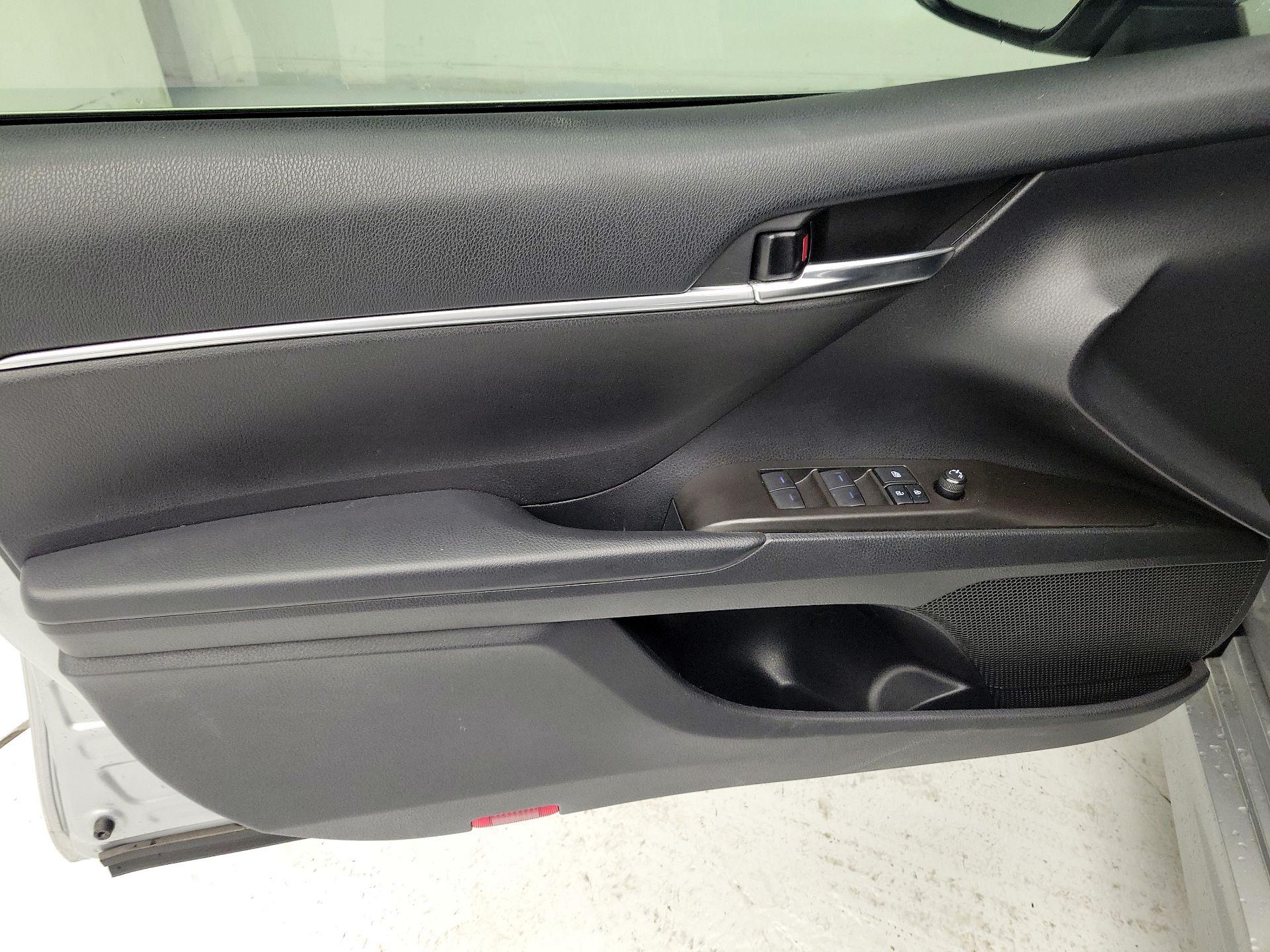 Thumbnail: 2021 Toyota Camry - 12