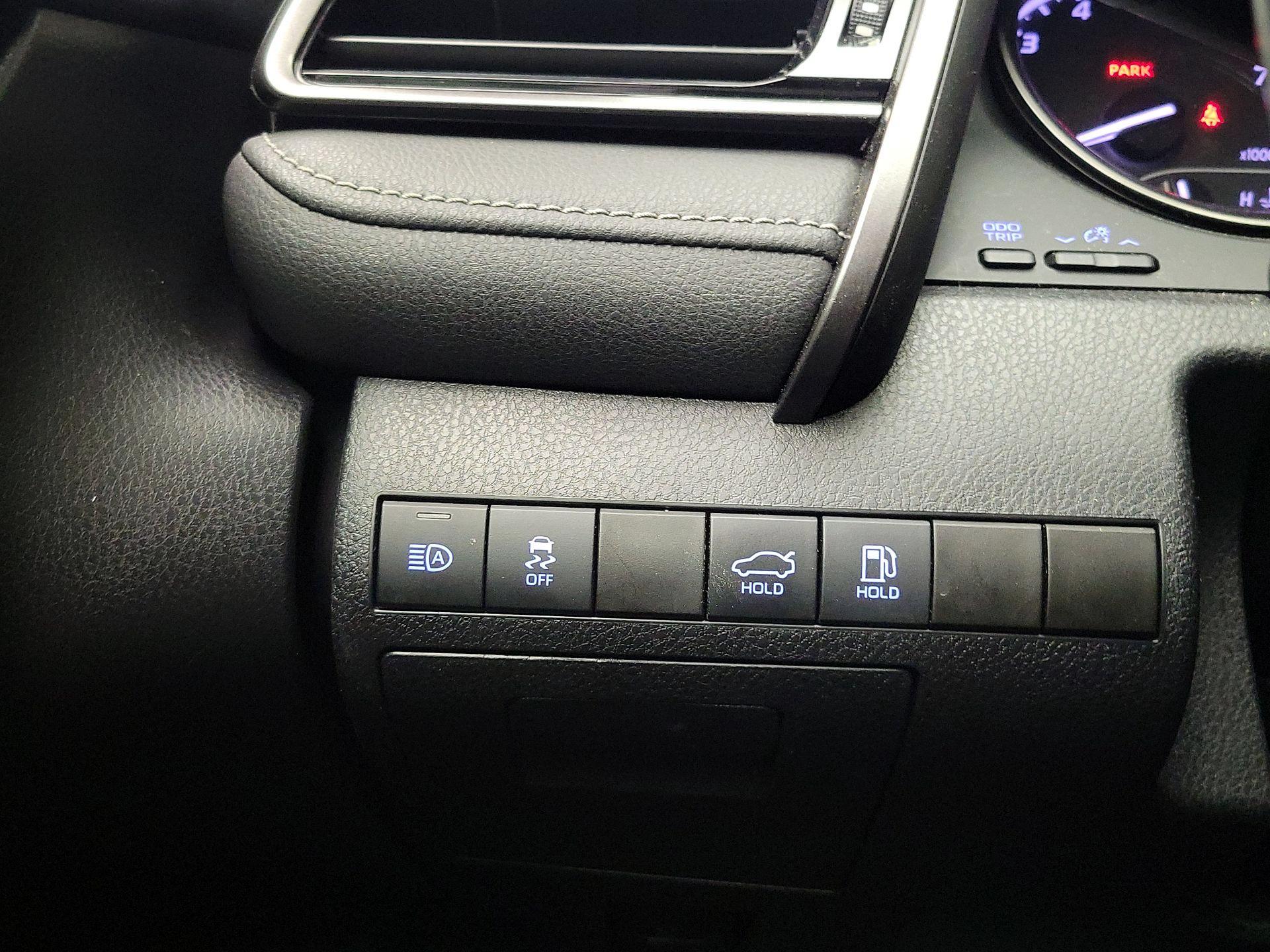 Thumbnail: 2021 Toyota Camry - 13