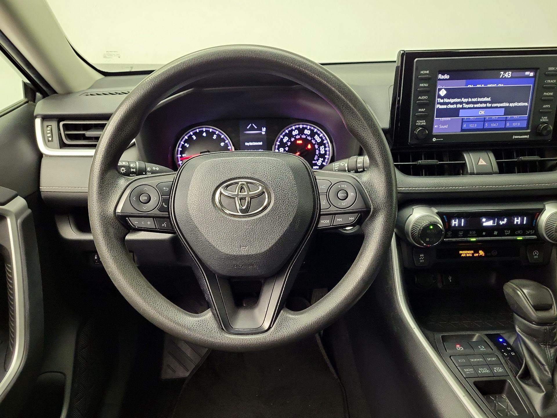 Thumbnail: 2021 Toyota RAV4 - 10