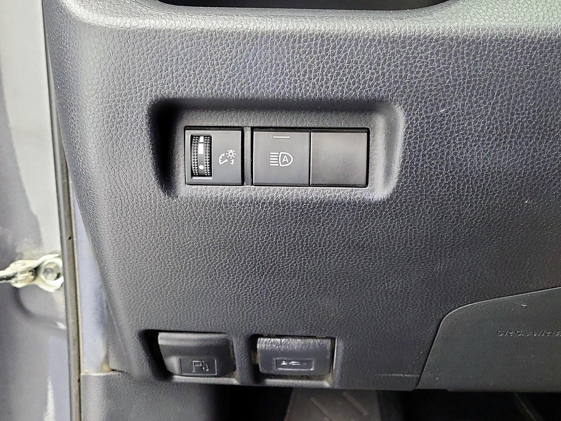 Thumbnail: 2021 Toyota RAV4 - 13