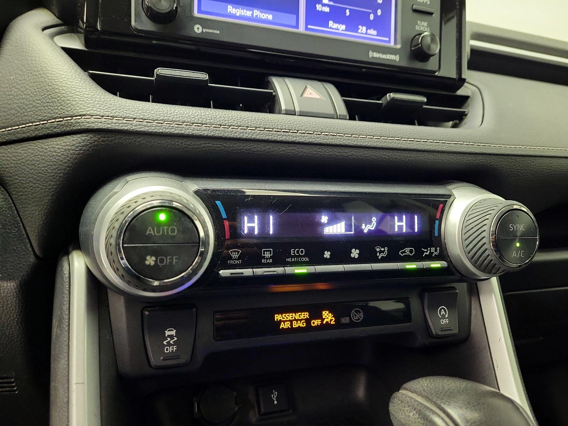 Thumbnail: 2021 Toyota RAV4 - 16