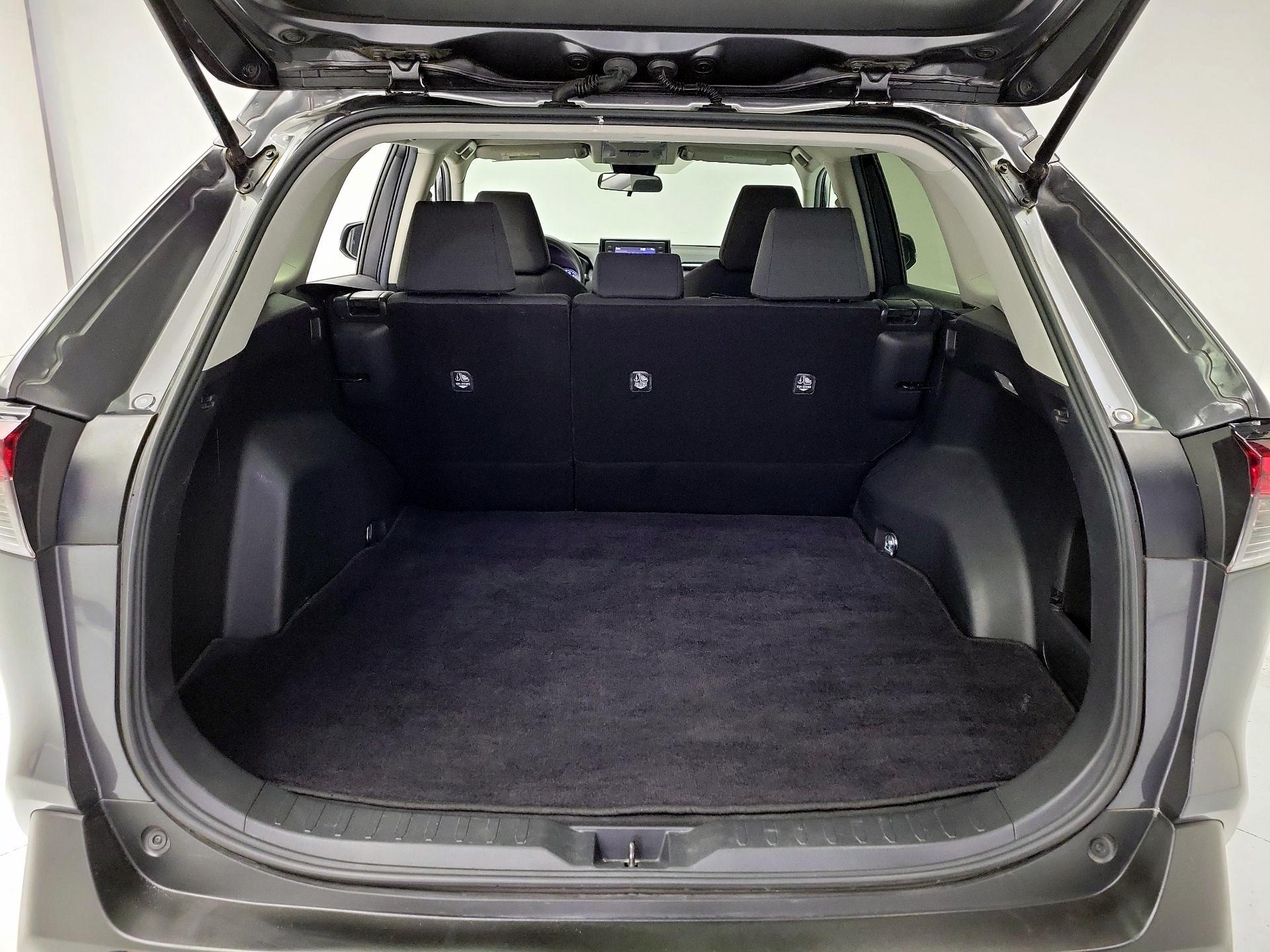 Thumbnail: 2021 Toyota RAV4 - 20