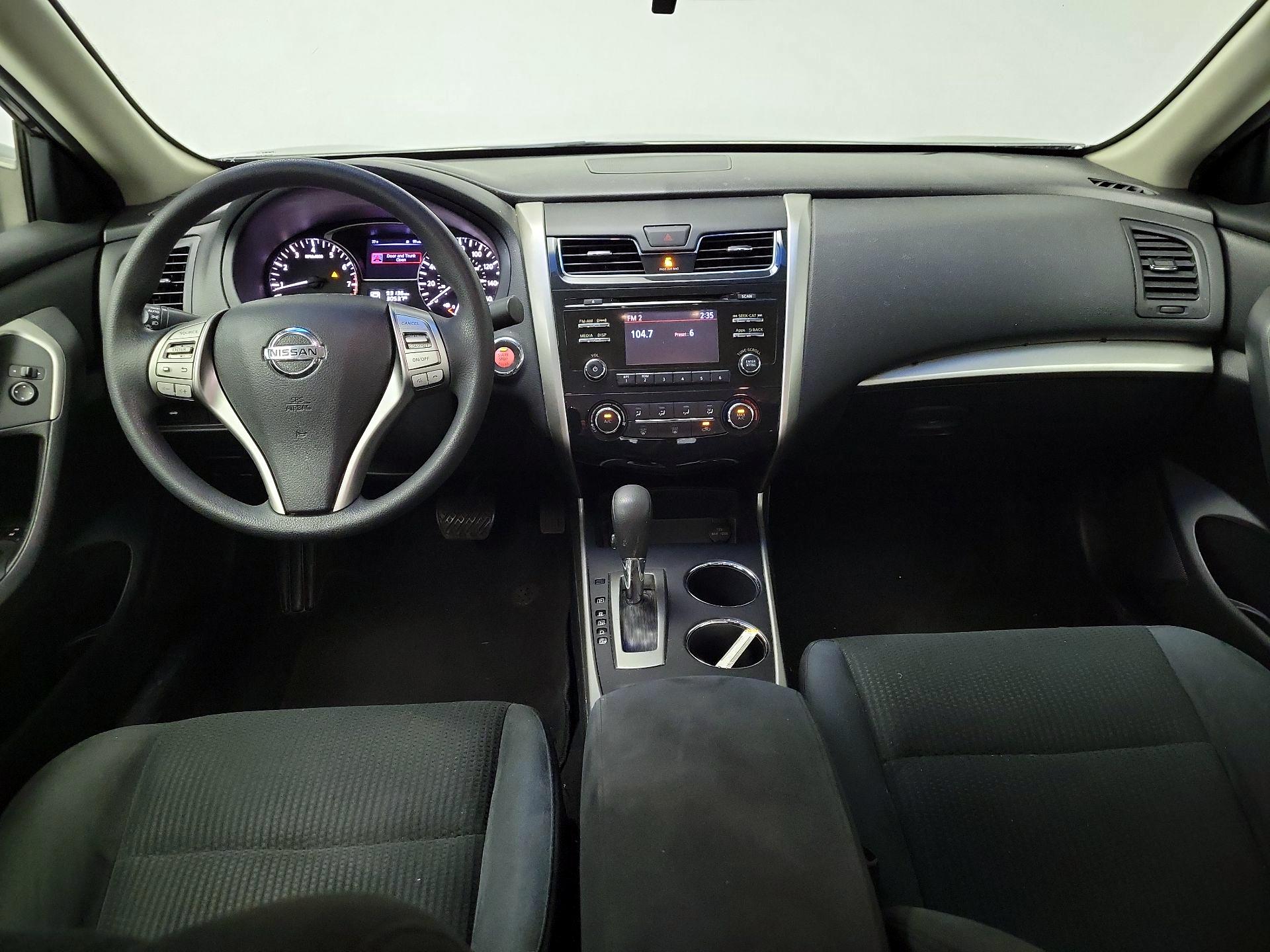 Thumbnail: 2015 Nissan Altima - 9