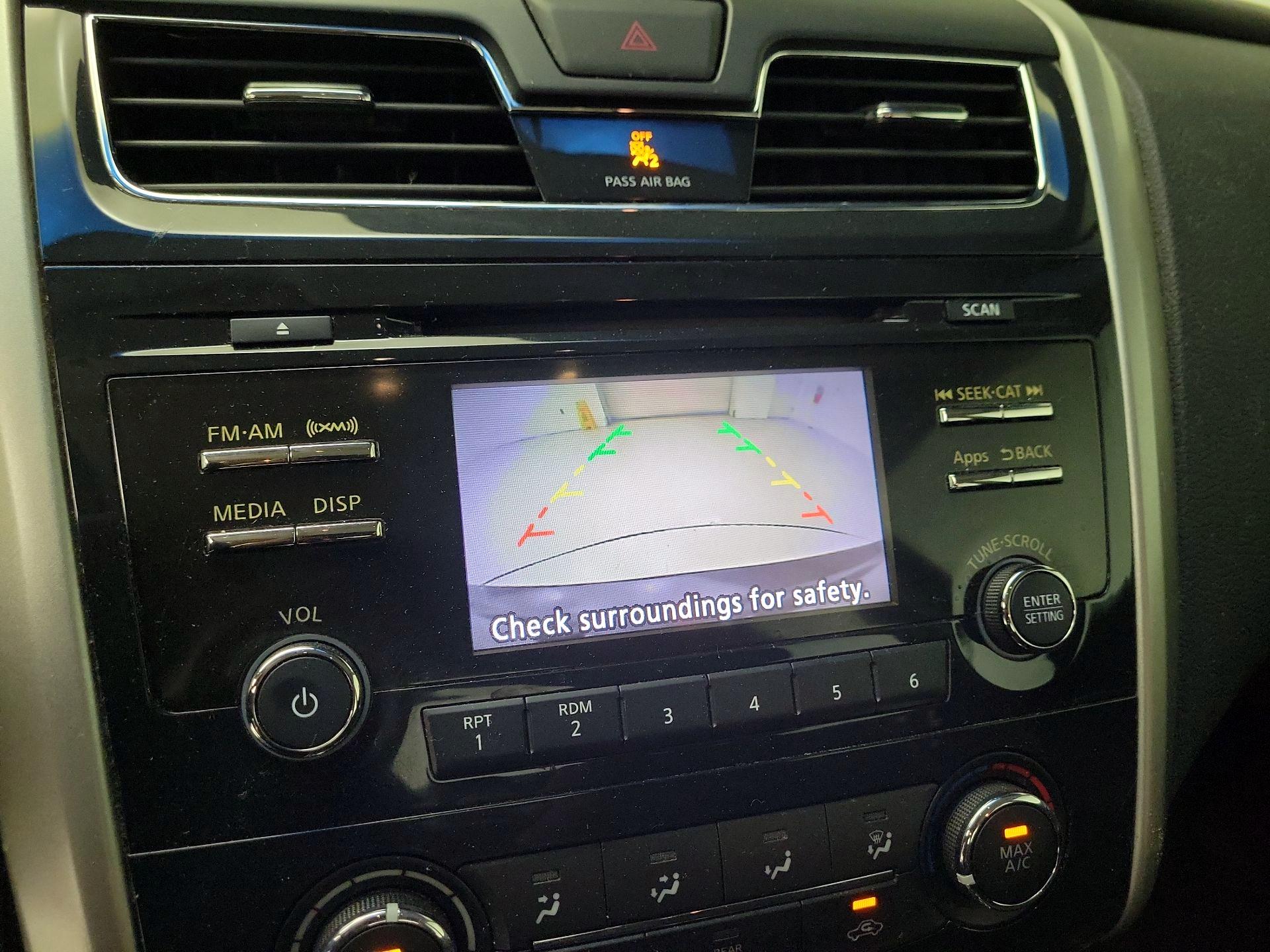 Thumbnail: 2015 Nissan Altima - 14