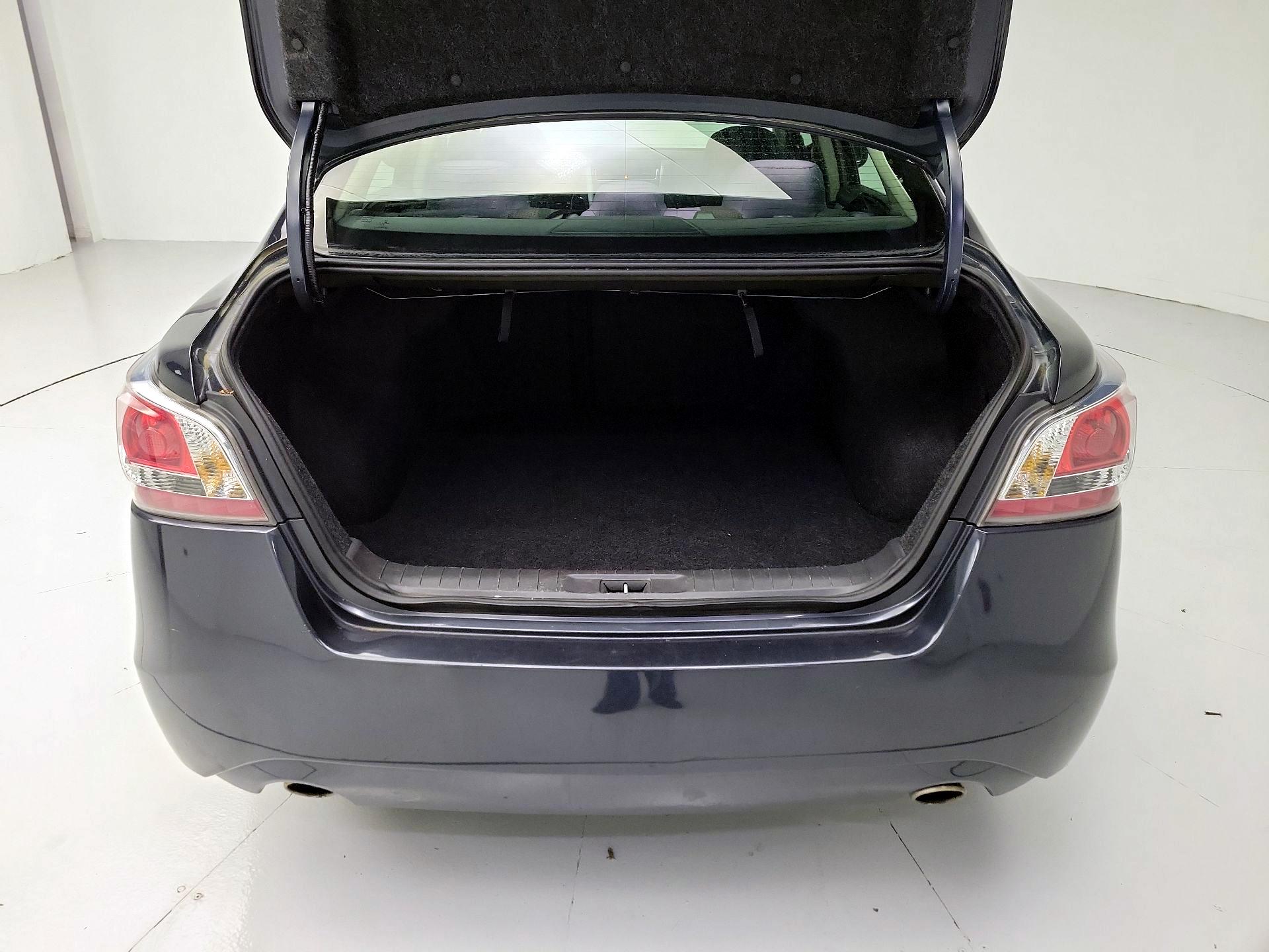 Thumbnail: 2015 Nissan Altima - 20