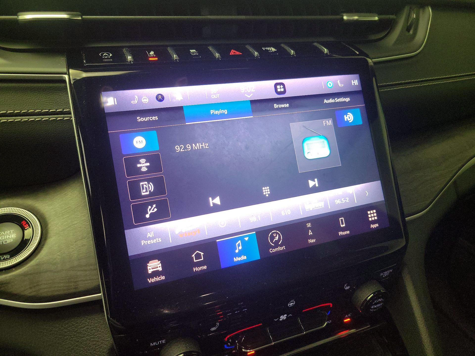 Thumbnail: 2021 Jeep Grand Cherokee L - 16