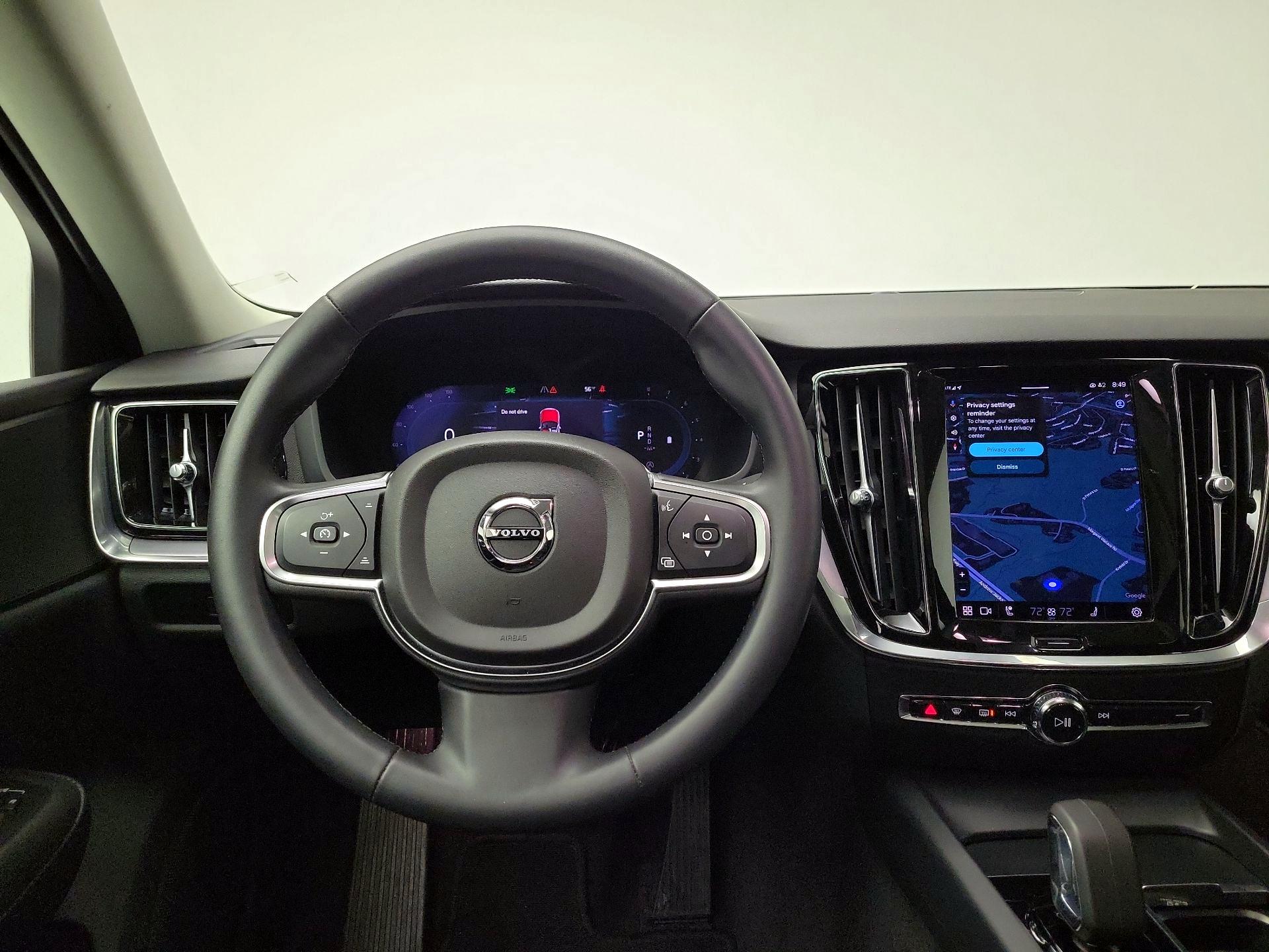 Thumbnail: 2024 Volvo S60 - 10