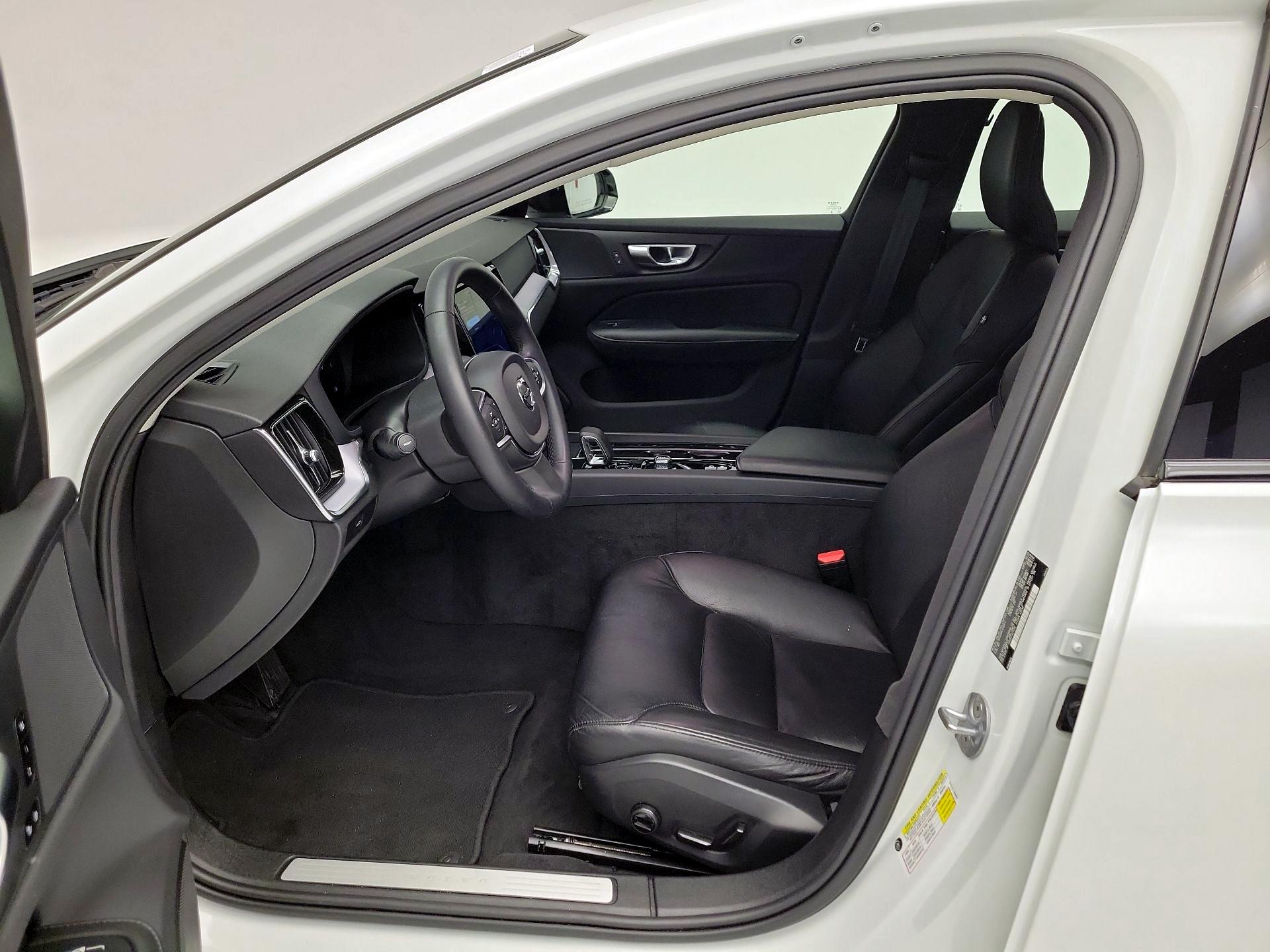 Thumbnail: 2024 Volvo S60 - 11