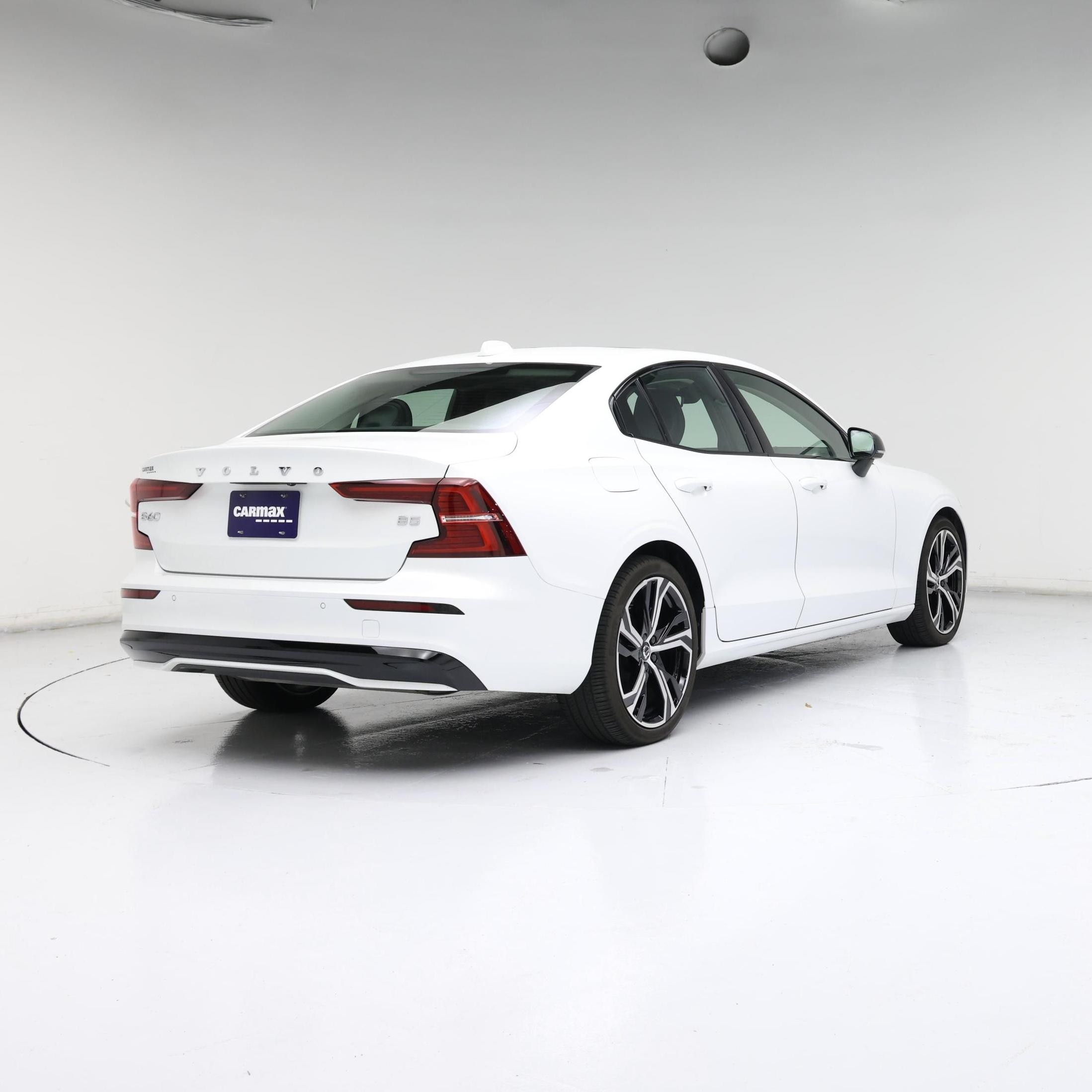 Thumbnail: 2024 Volvo S60 - 8