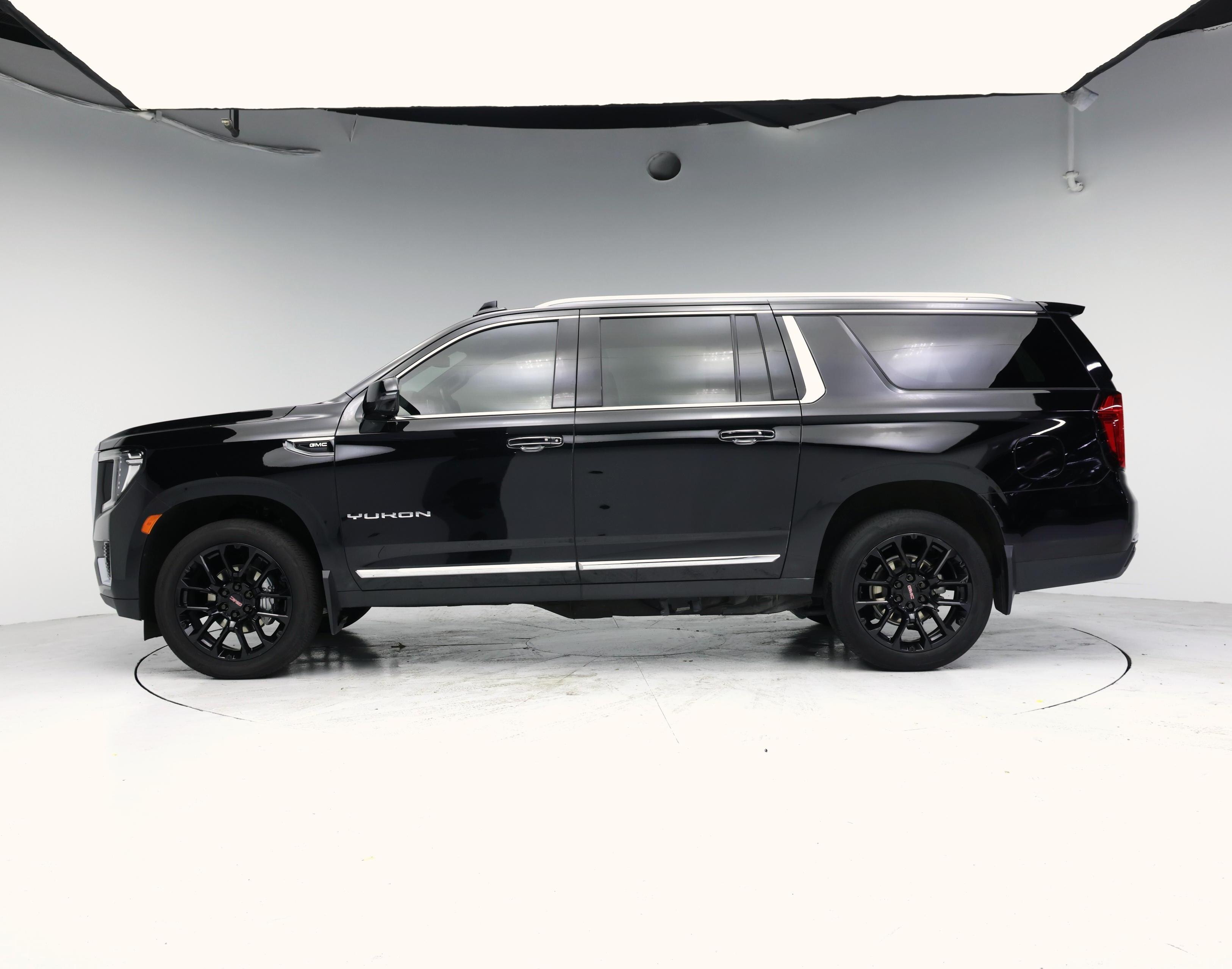 Thumbnail: 2022 GMC Yukon XL - 3