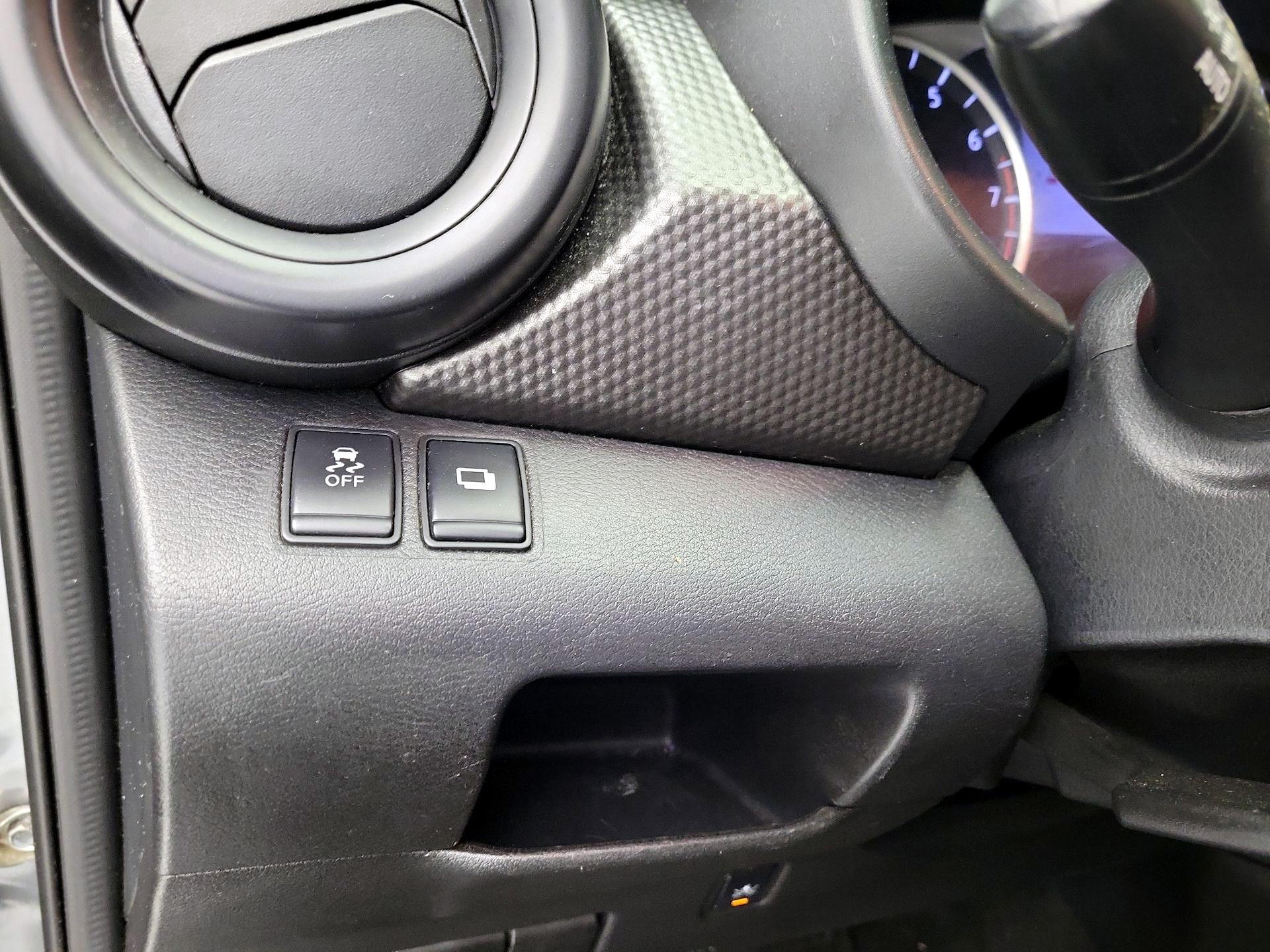 Thumbnail: 2018 Nissan Kicks - 13