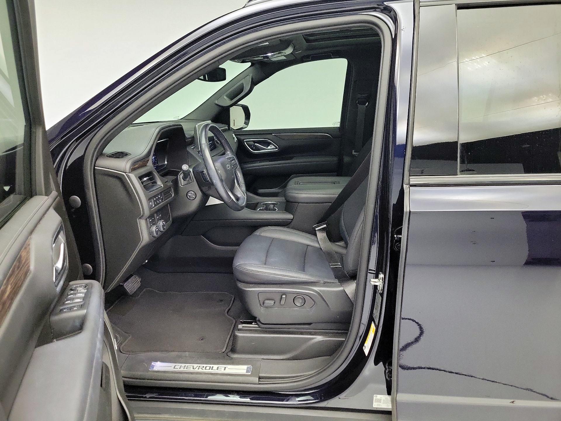 Thumbnail: 2022 Chevrolet Suburban - 11