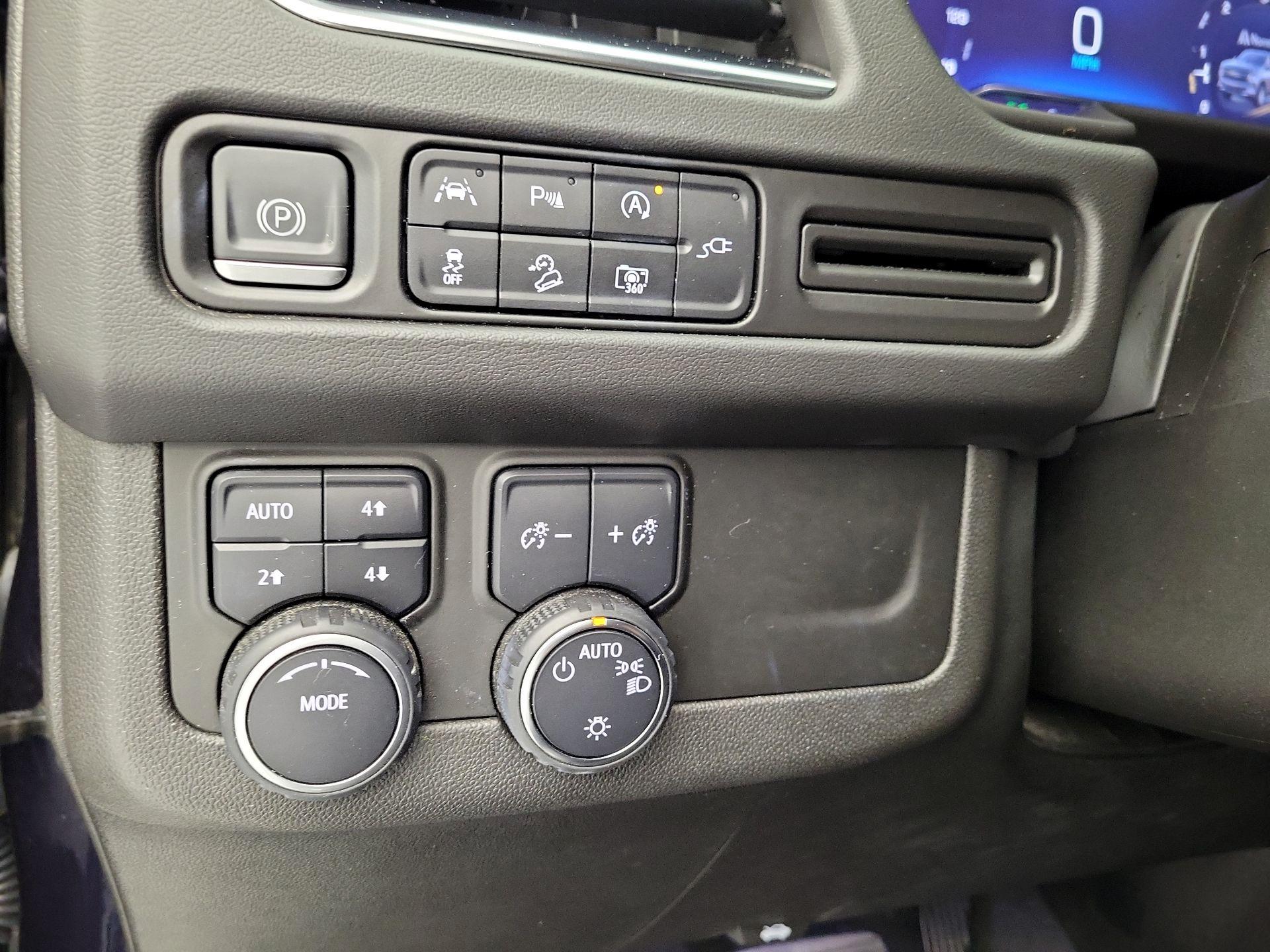 Thumbnail: 2022 Chevrolet Suburban - 13