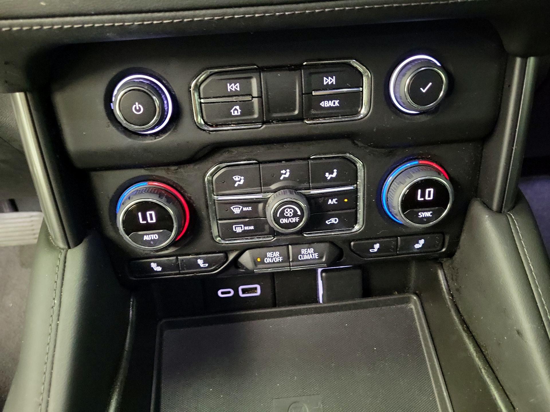 Thumbnail: 2022 Chevrolet Suburban - 17