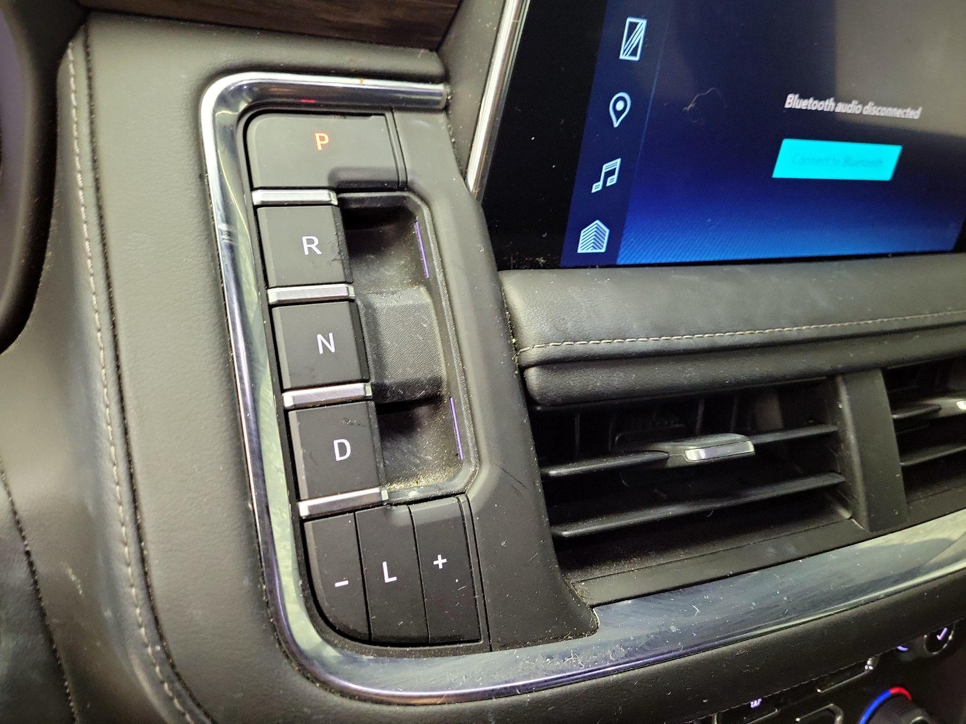 Thumbnail: 2022 Chevrolet Suburban - 18