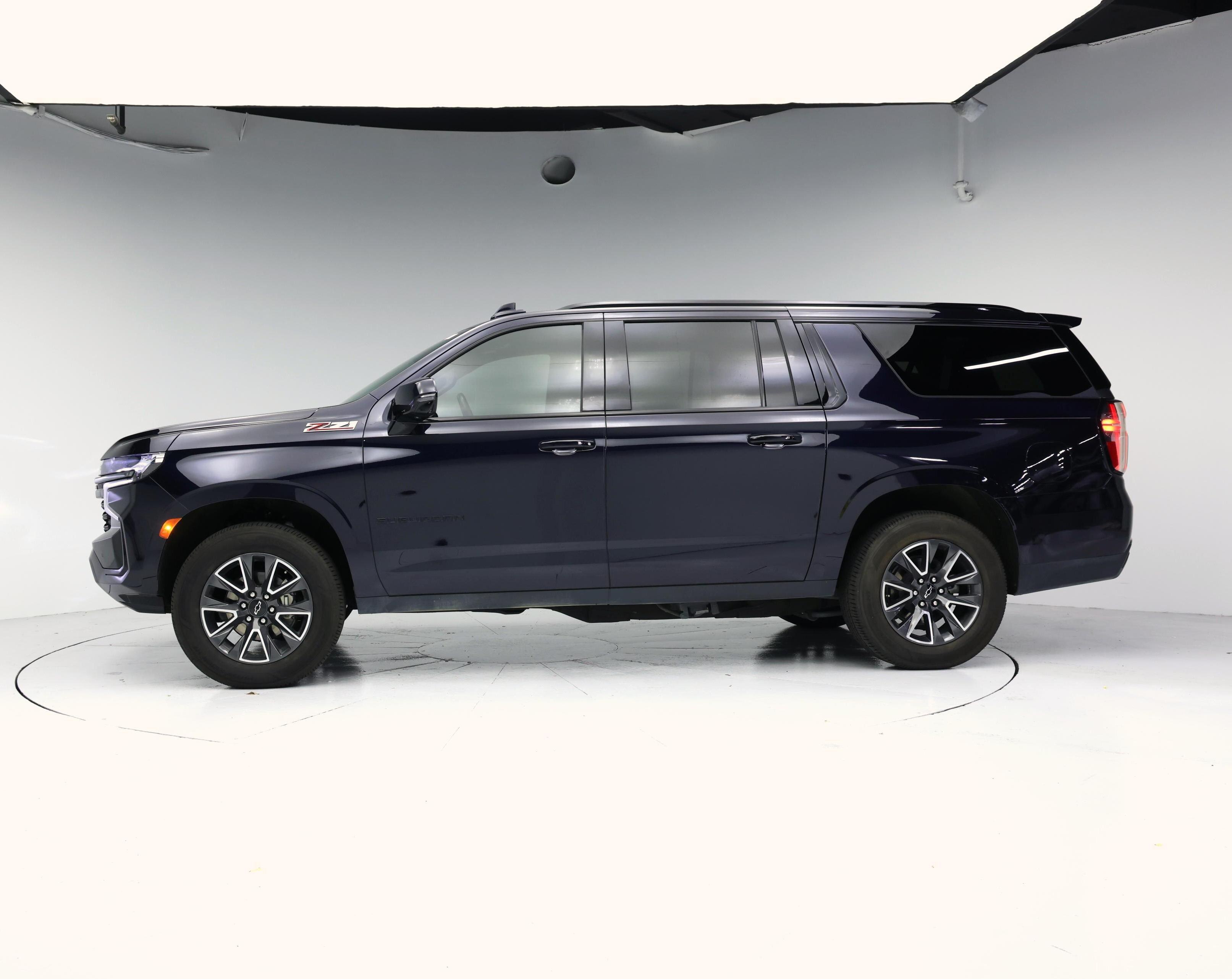 Thumbnail: 2022 Chevrolet Suburban - 3
