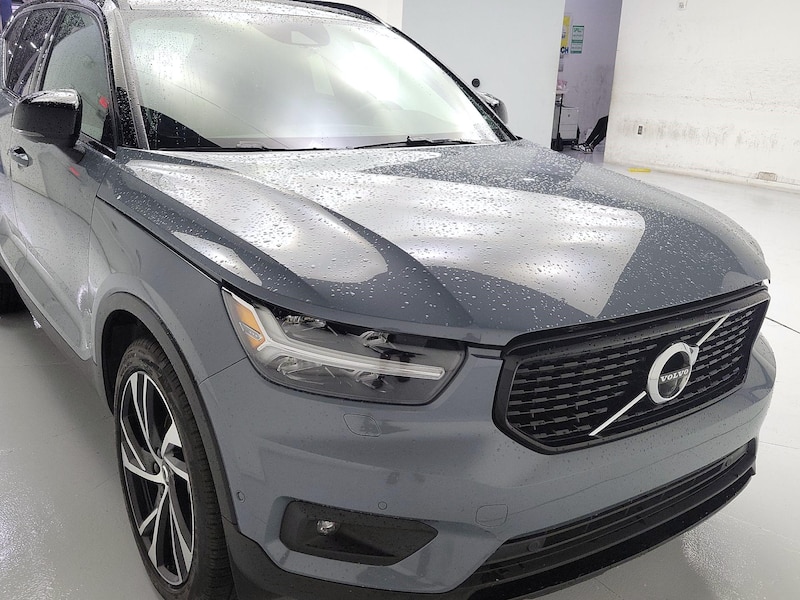 2022 Volvo XC40 T5 R-Design
