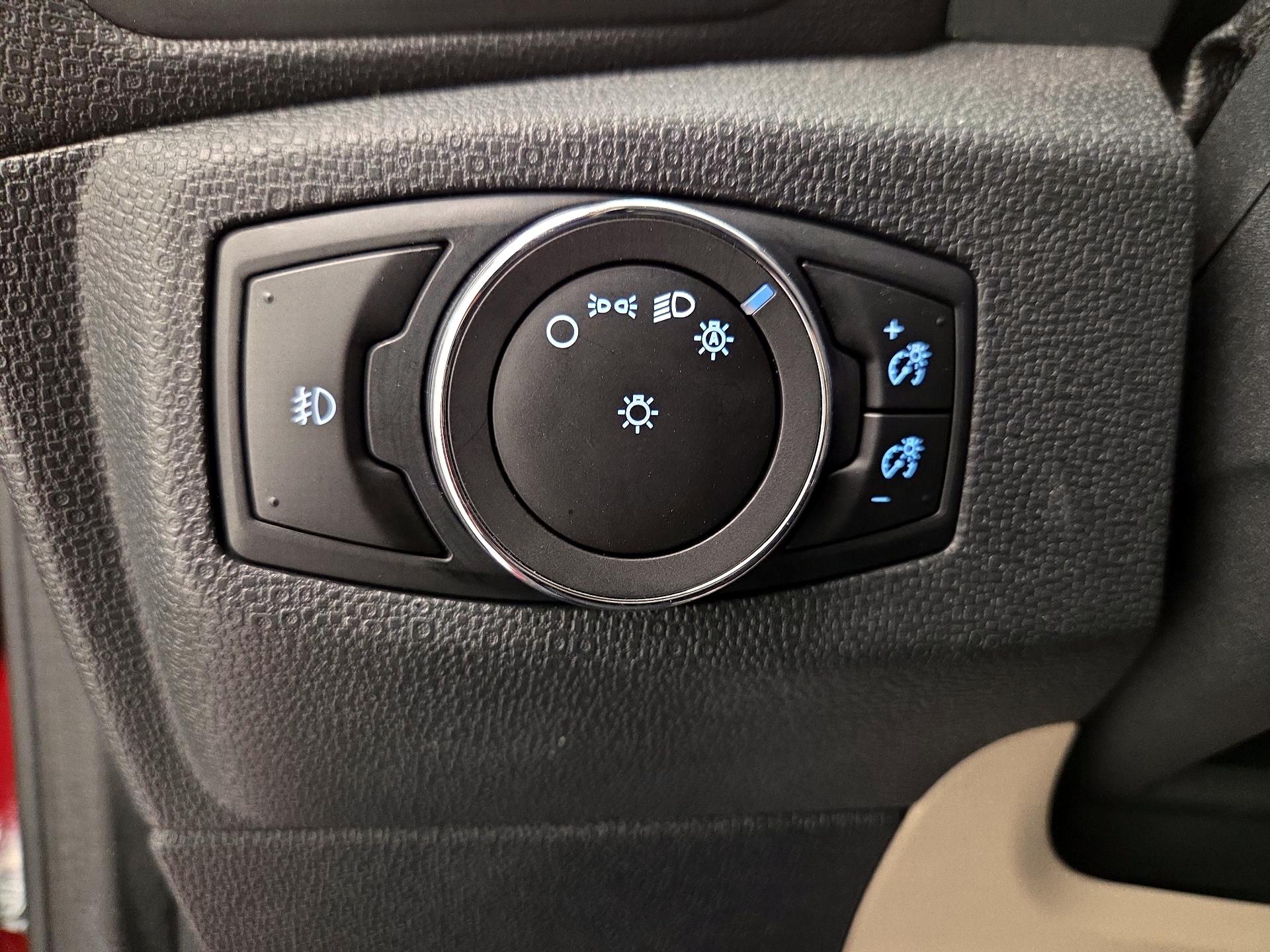 Thumbnail: 2018 Ford EcoSport - 13