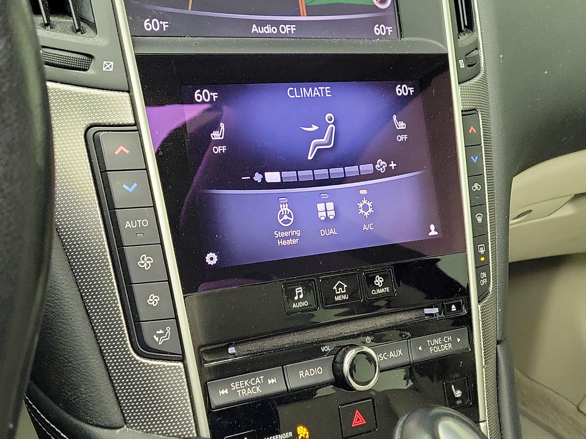 Thumbnail: 2015 INFINITI Q50 - 16