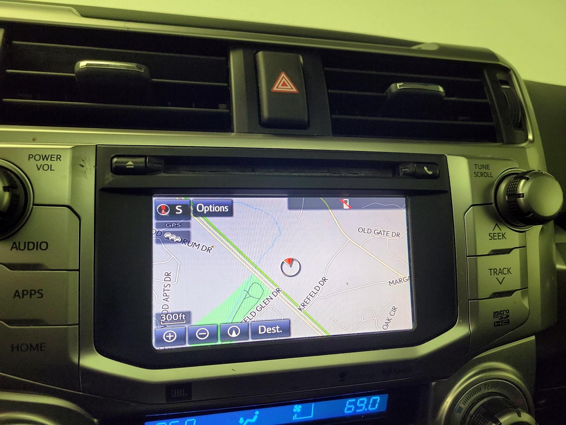 Thumbnail: 2015 Toyota 4Runner - 14