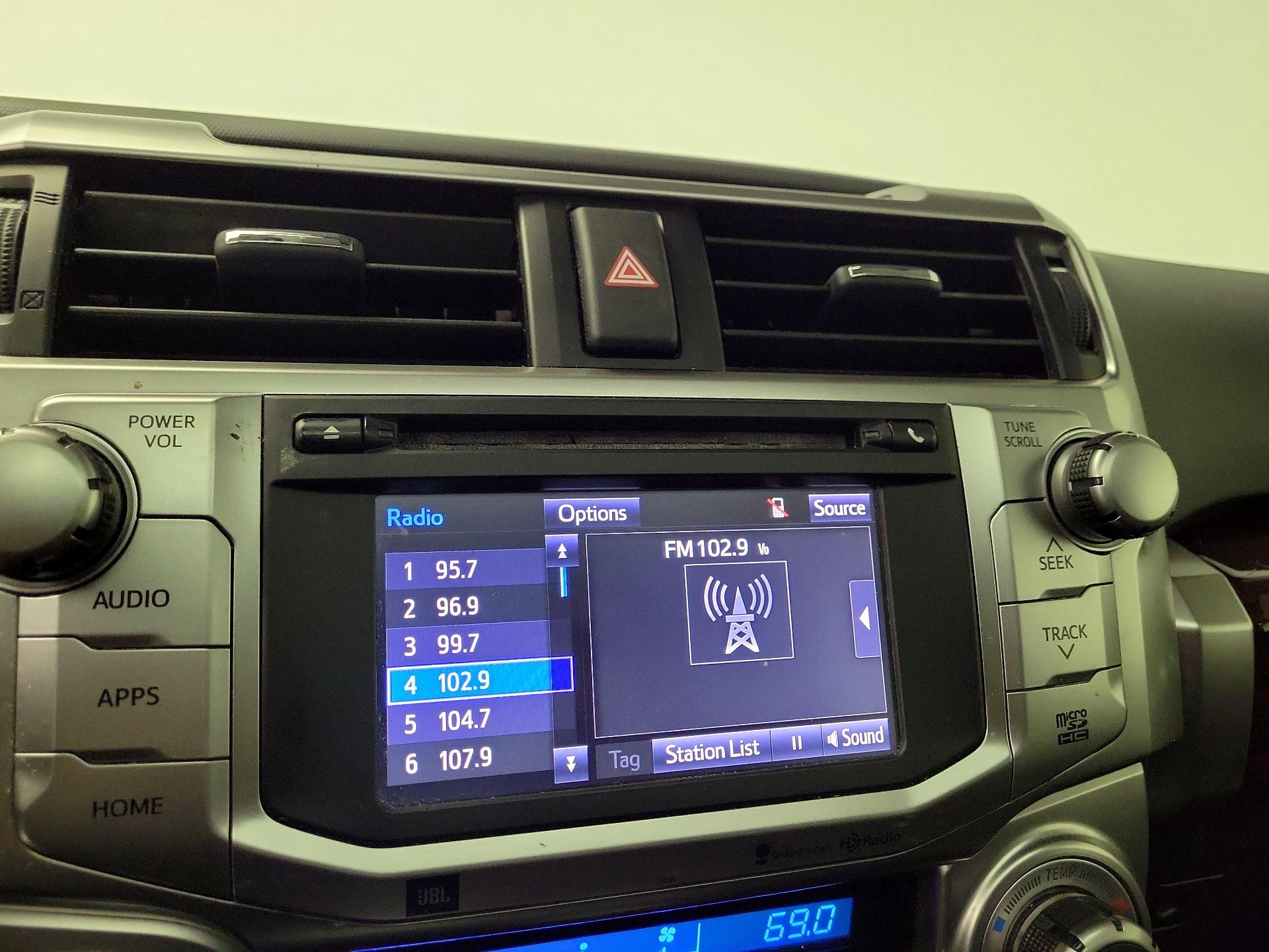 Thumbnail: 2015 Toyota 4Runner - 16