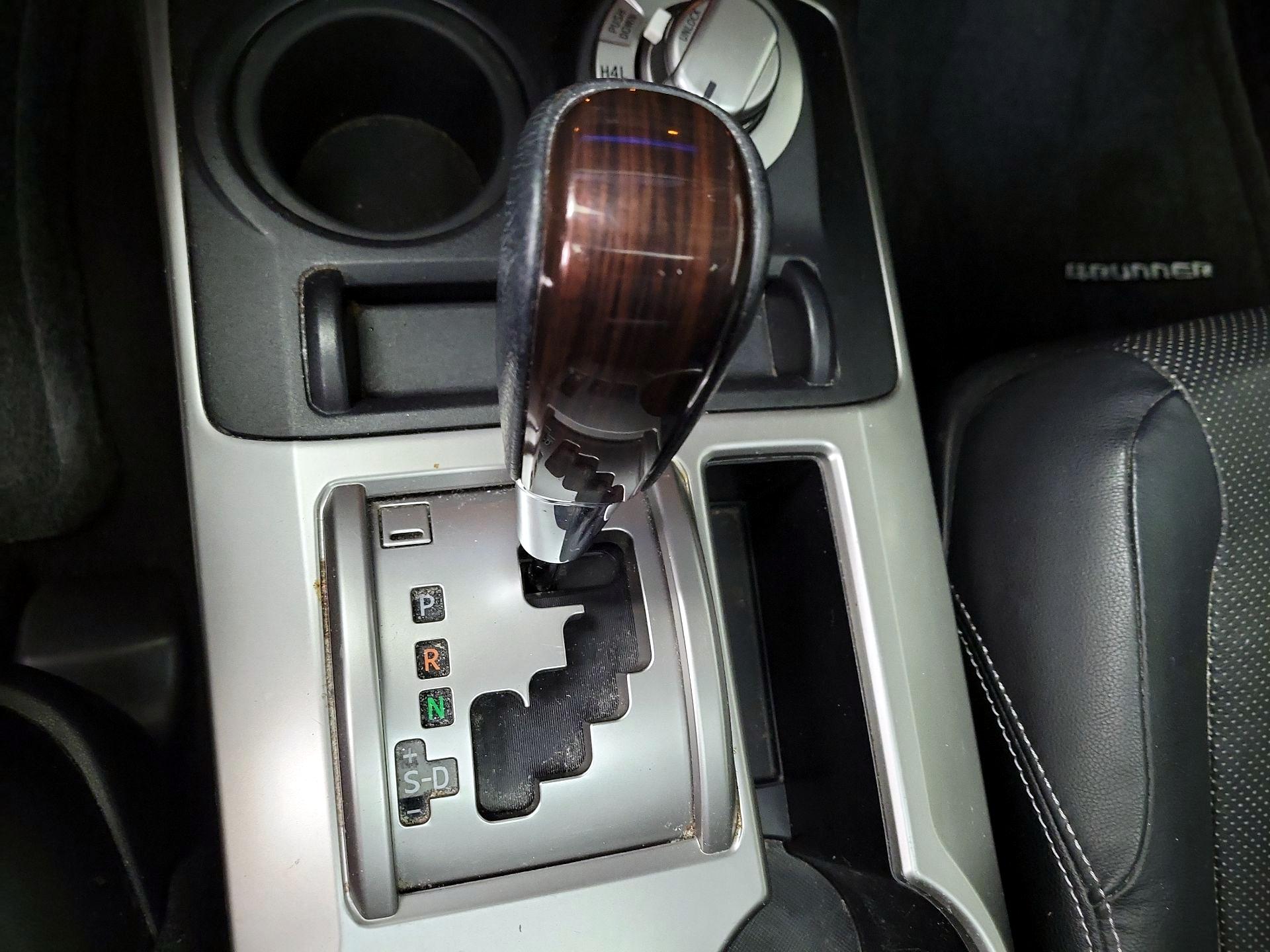 Thumbnail: 2015 Toyota 4Runner - 18