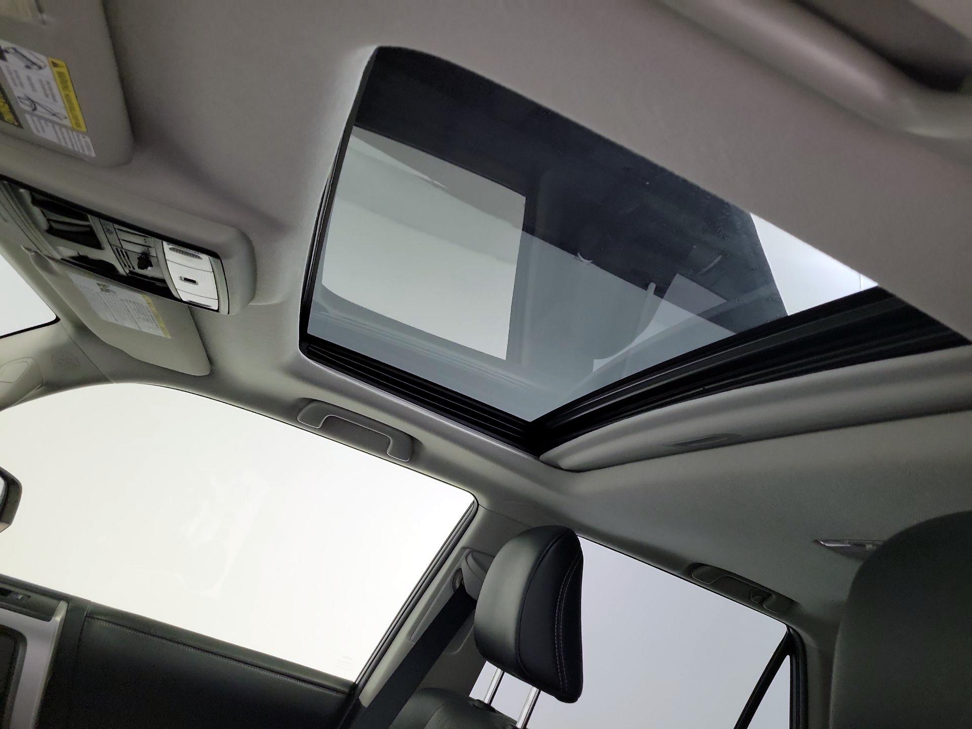 Thumbnail: 2015 Toyota 4Runner - 20