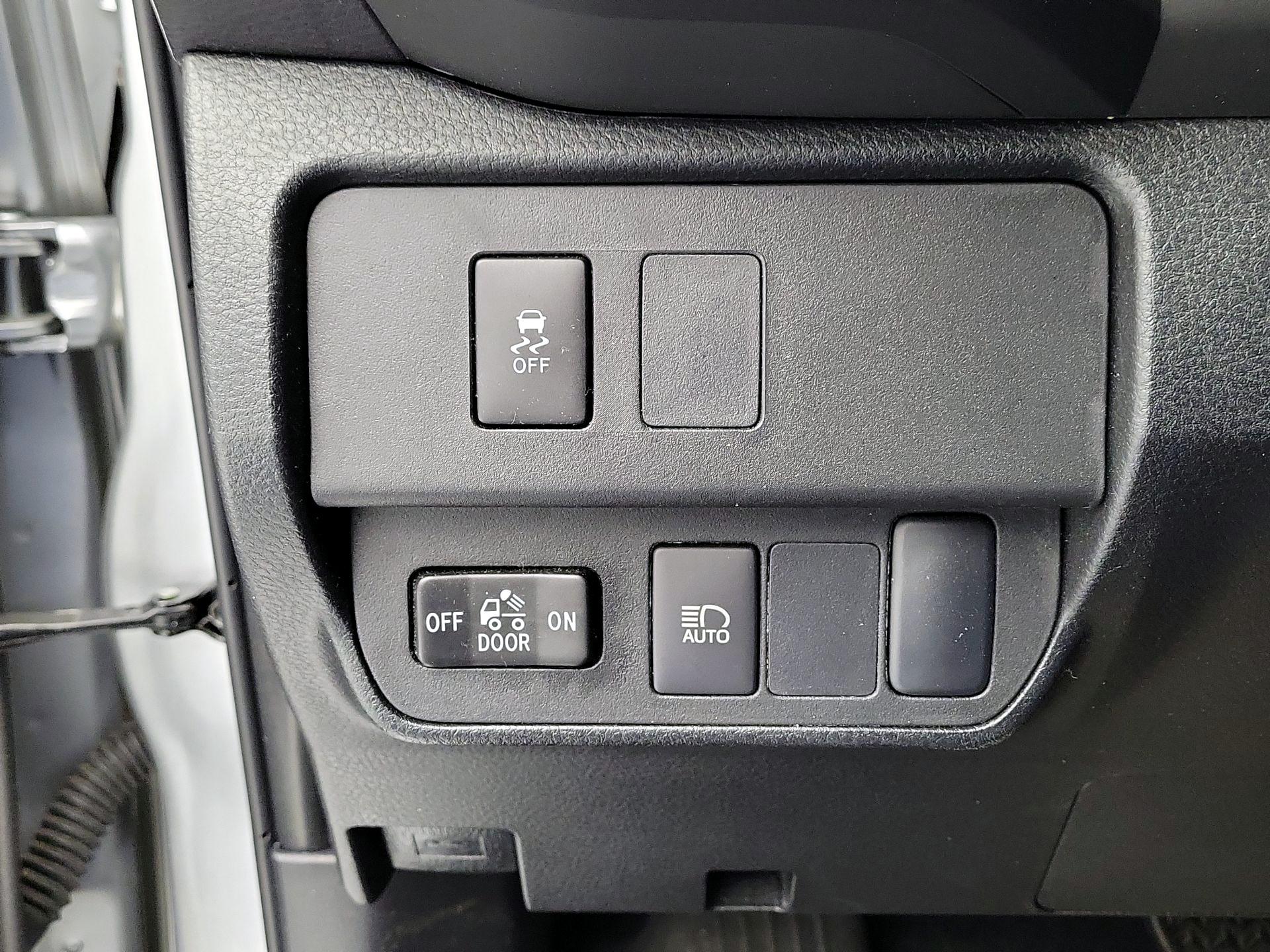 Thumbnail: 2023 Toyota Tacoma - 13