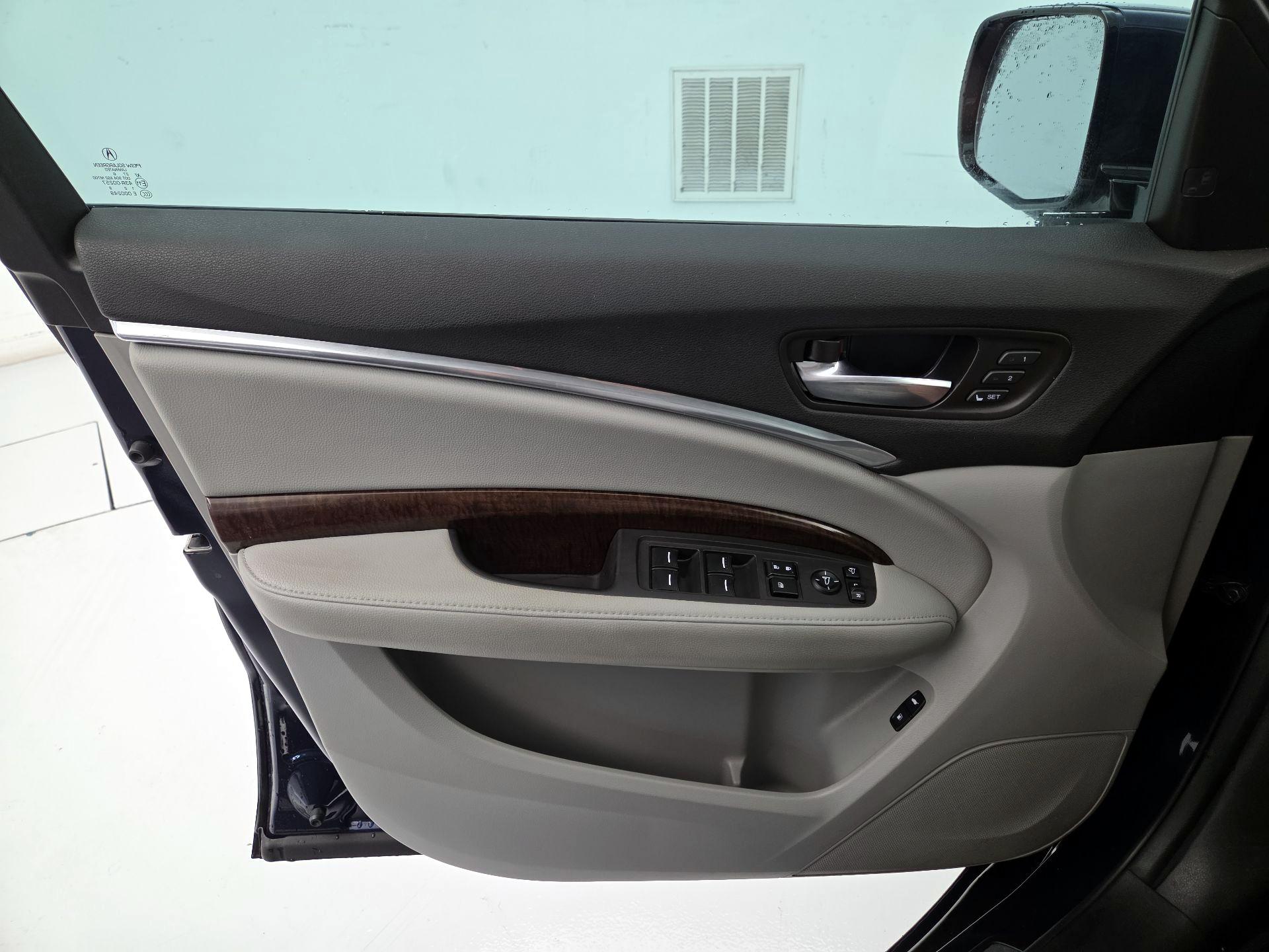 Thumbnail: 2017 Acura MDX - 12