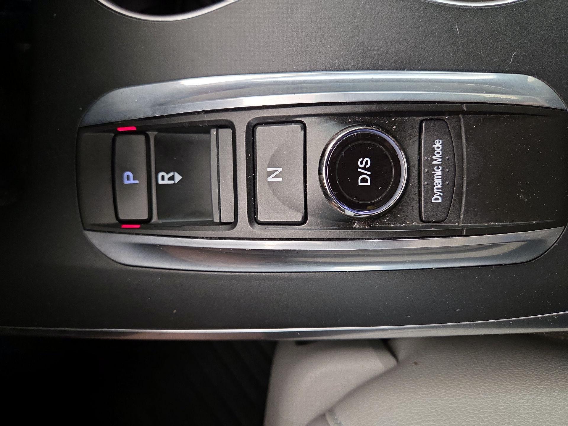 Thumbnail: 2017 Acura MDX - 18