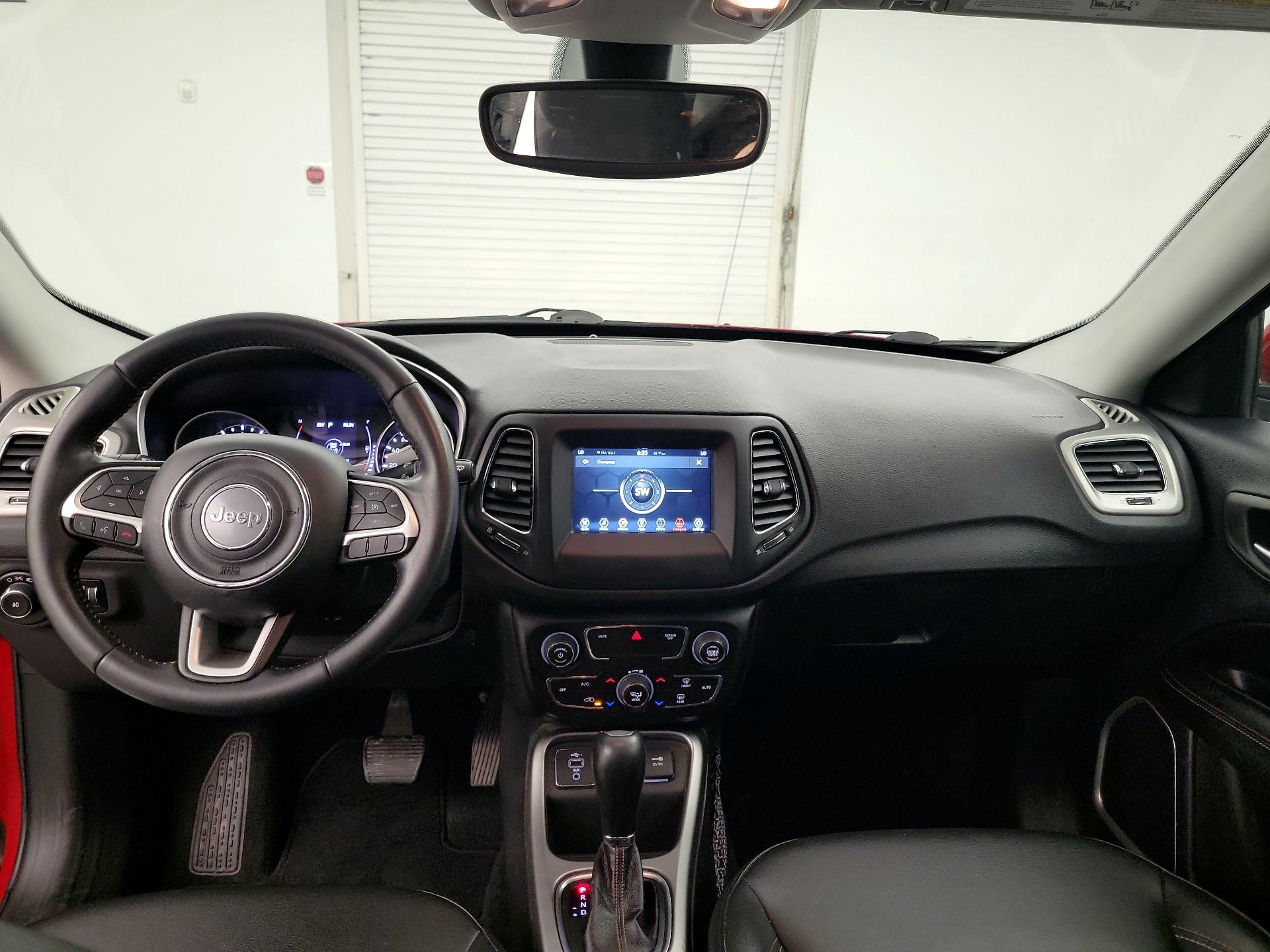 Thumbnail: 2020 Jeep Compass - 9