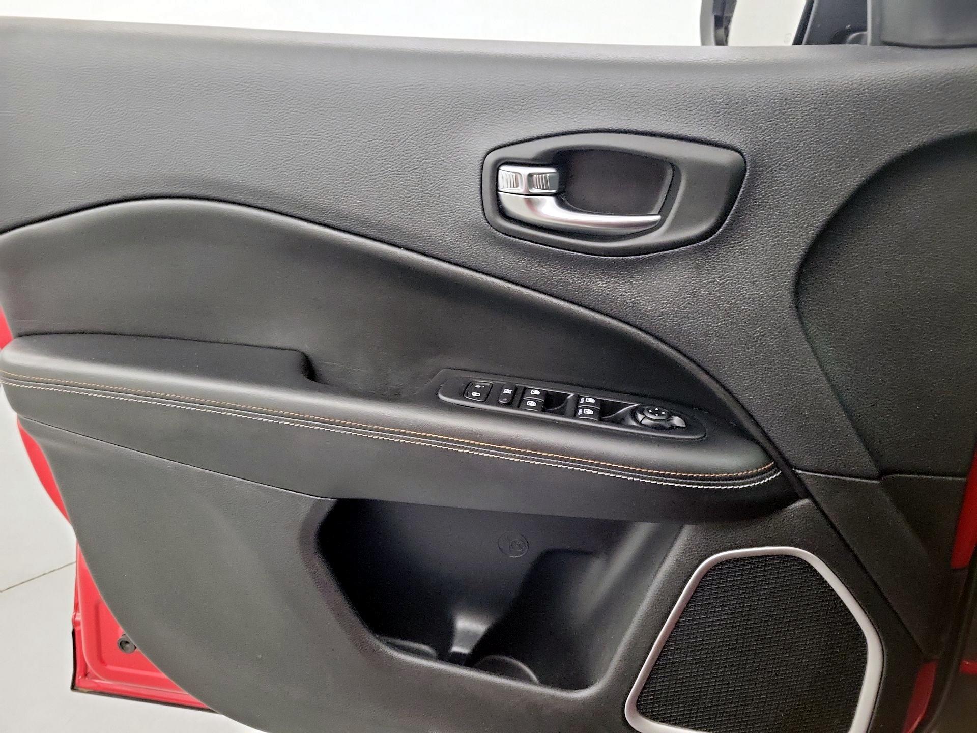 Thumbnail: 2020 Jeep Compass - 12