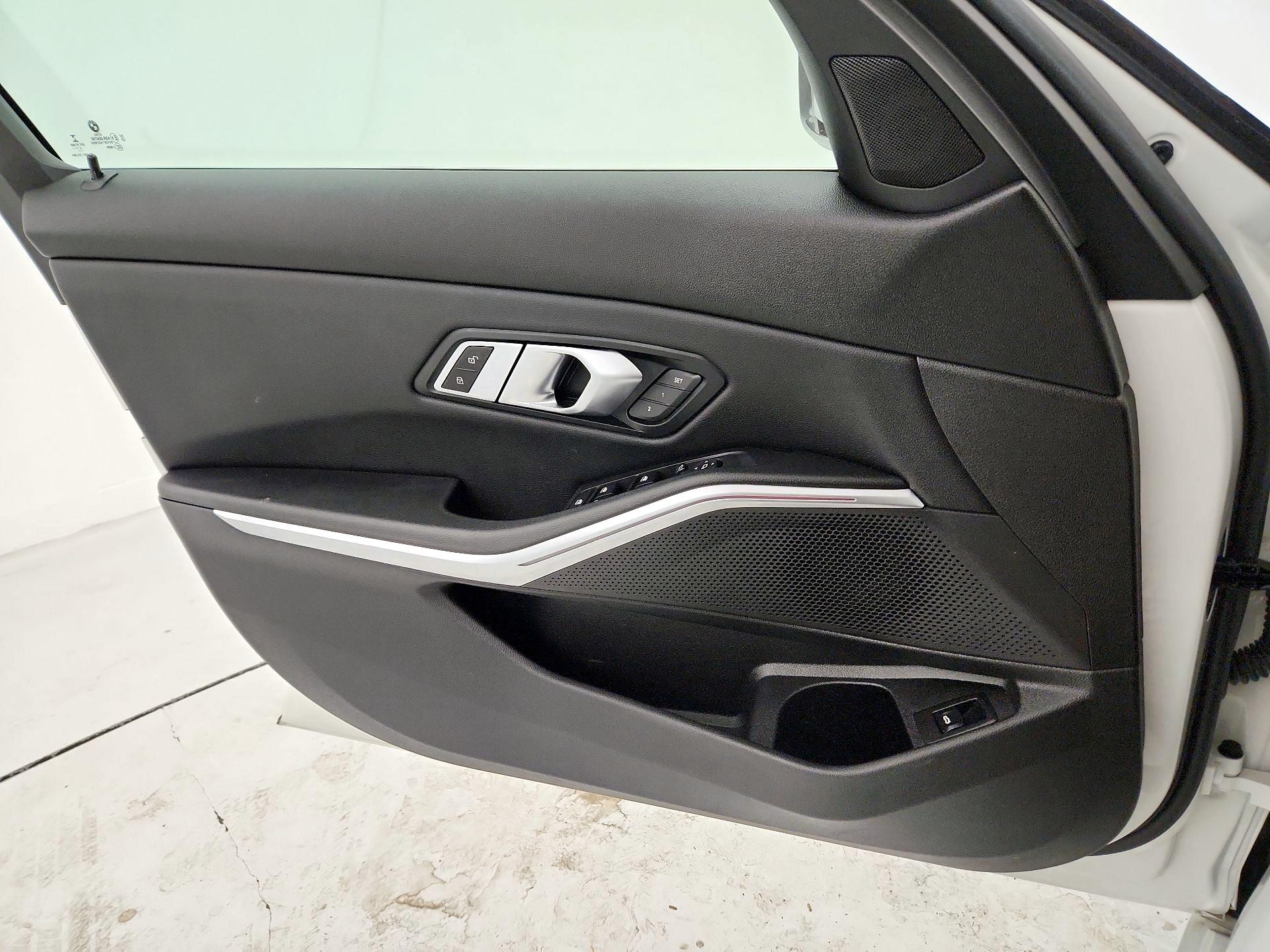 Thumbnail: 2022 BMW 3 Series - 12