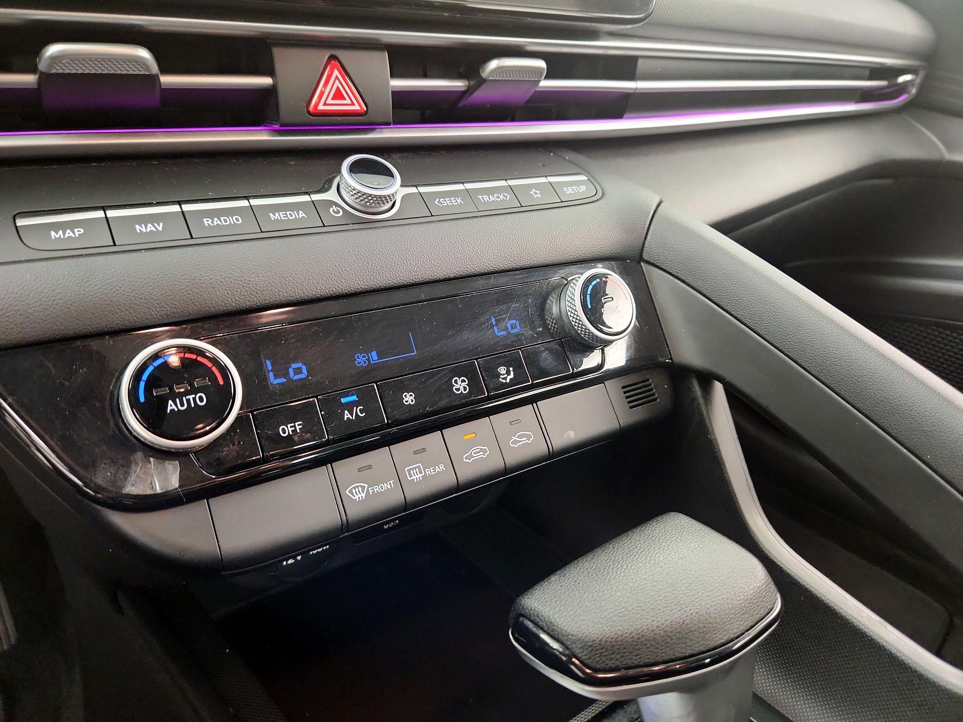 Thumbnail: 2024 Hyundai Elantra - 17