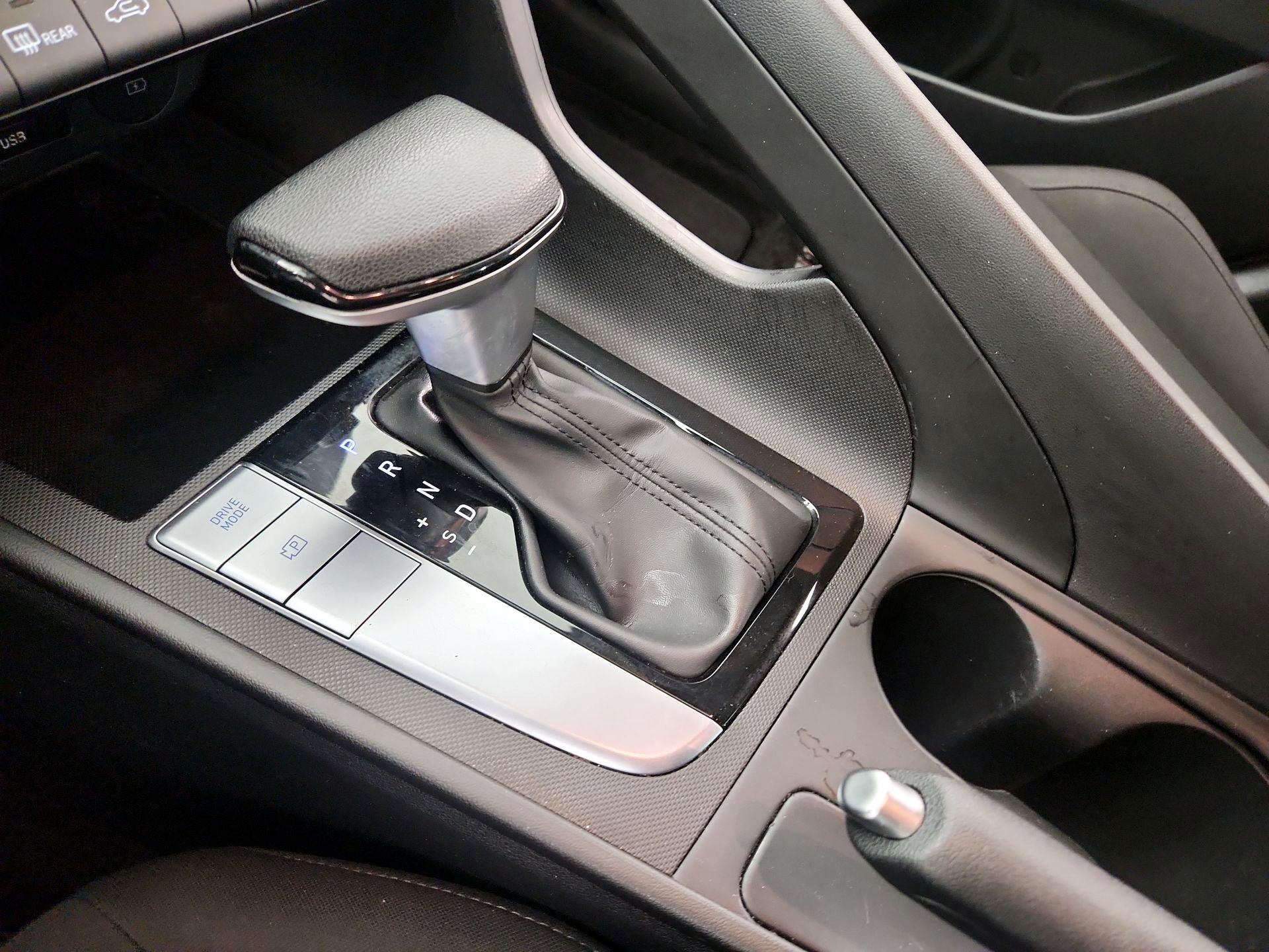 Thumbnail: 2024 Hyundai Elantra - 18