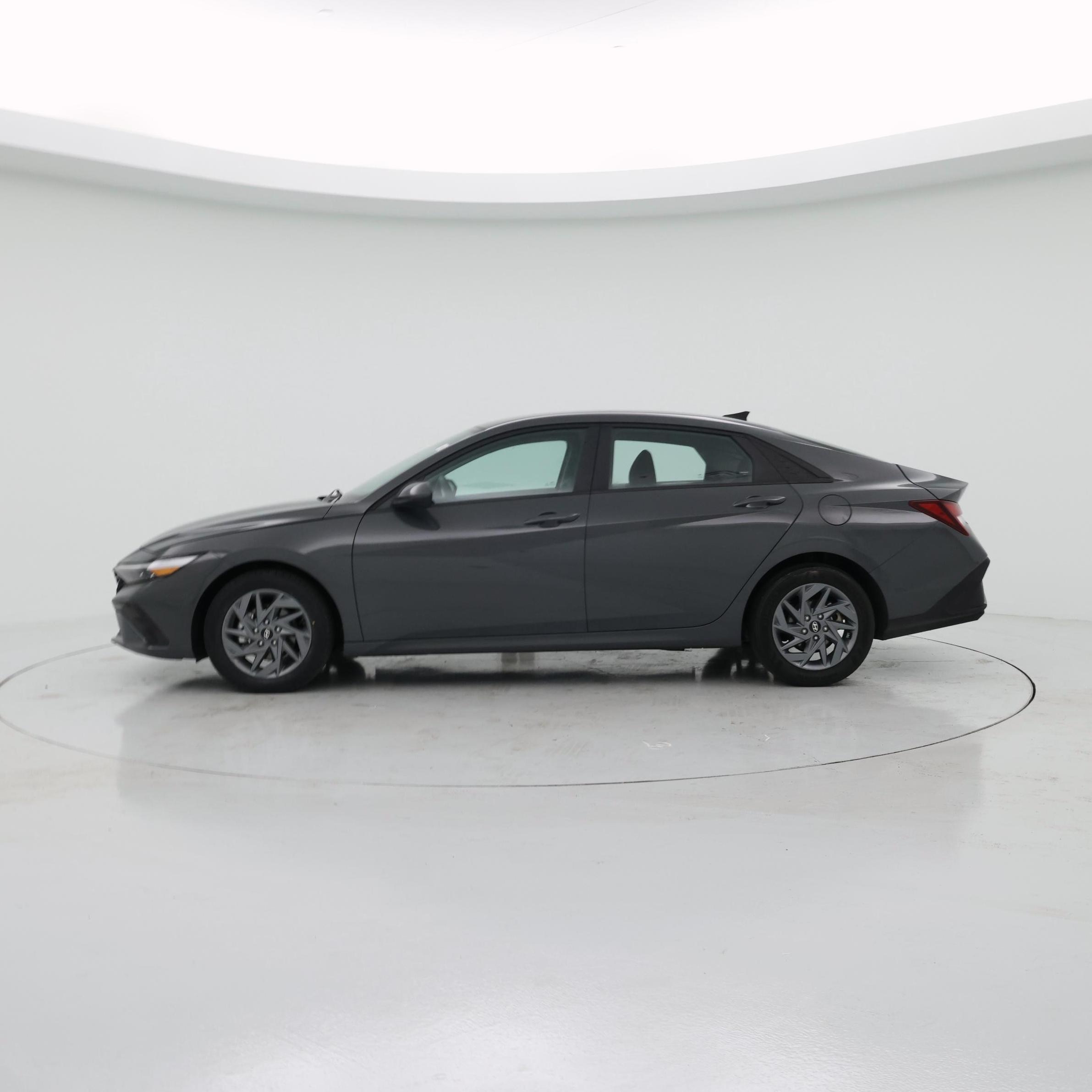 Thumbnail: 2024 Hyundai Elantra - 3