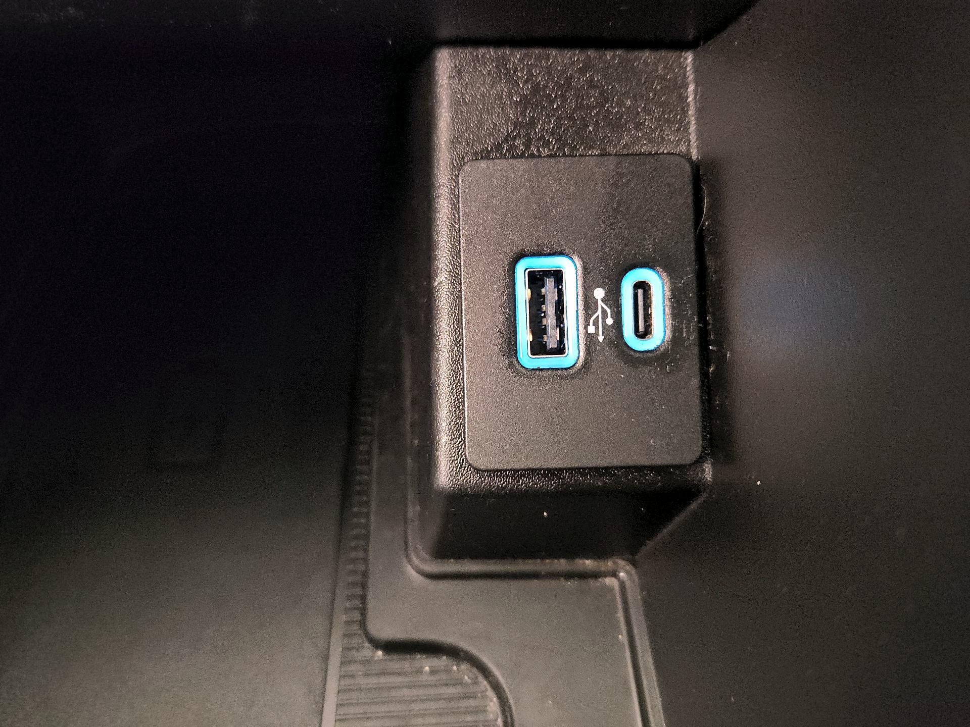 Thumbnail: 2023 Ford Edge - 17