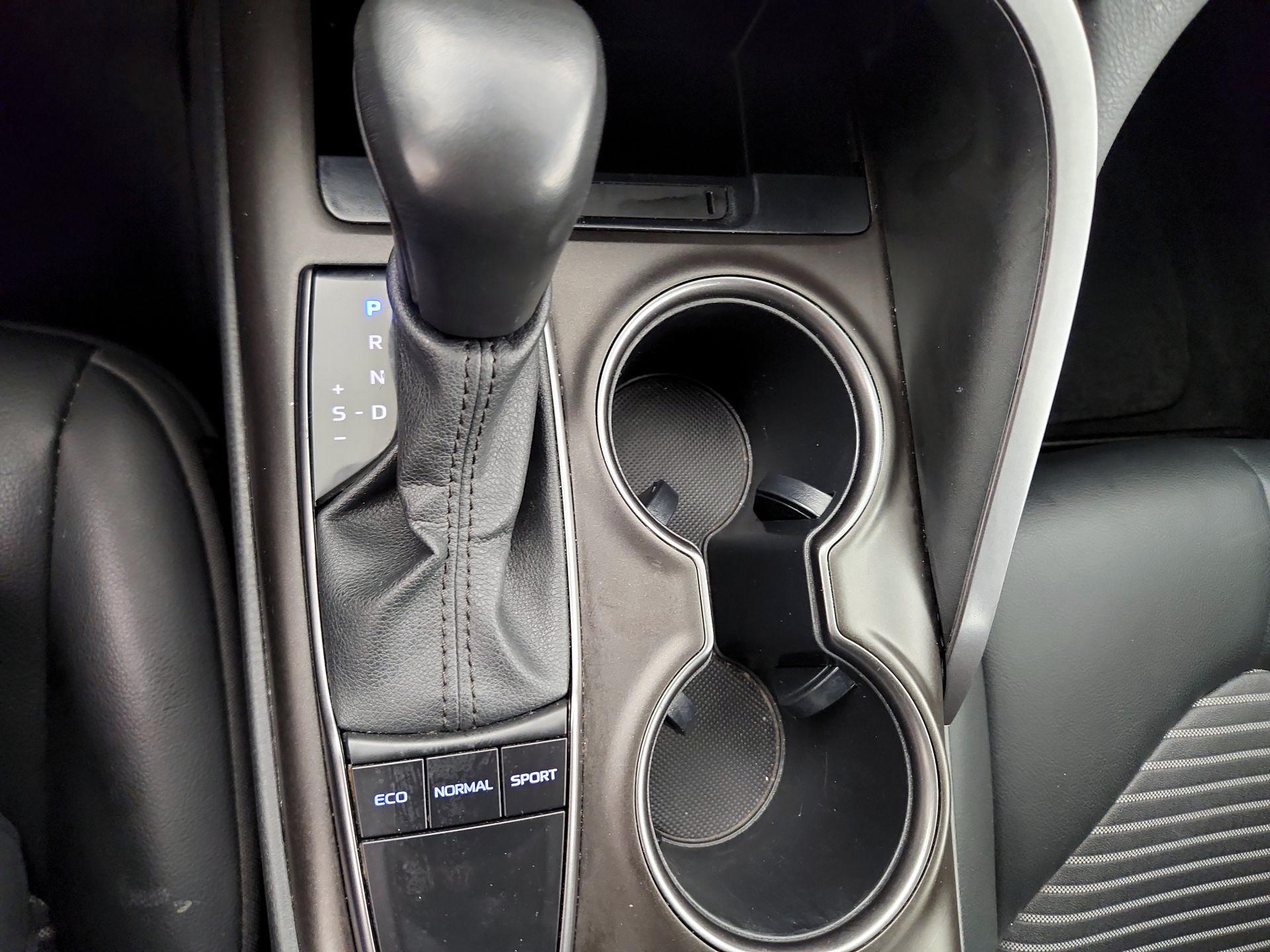 Thumbnail: 2023 Toyota Camry - 17