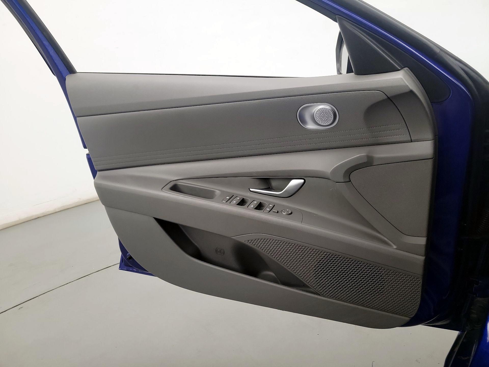 Thumbnail: 2023 Hyundai Elantra - 12