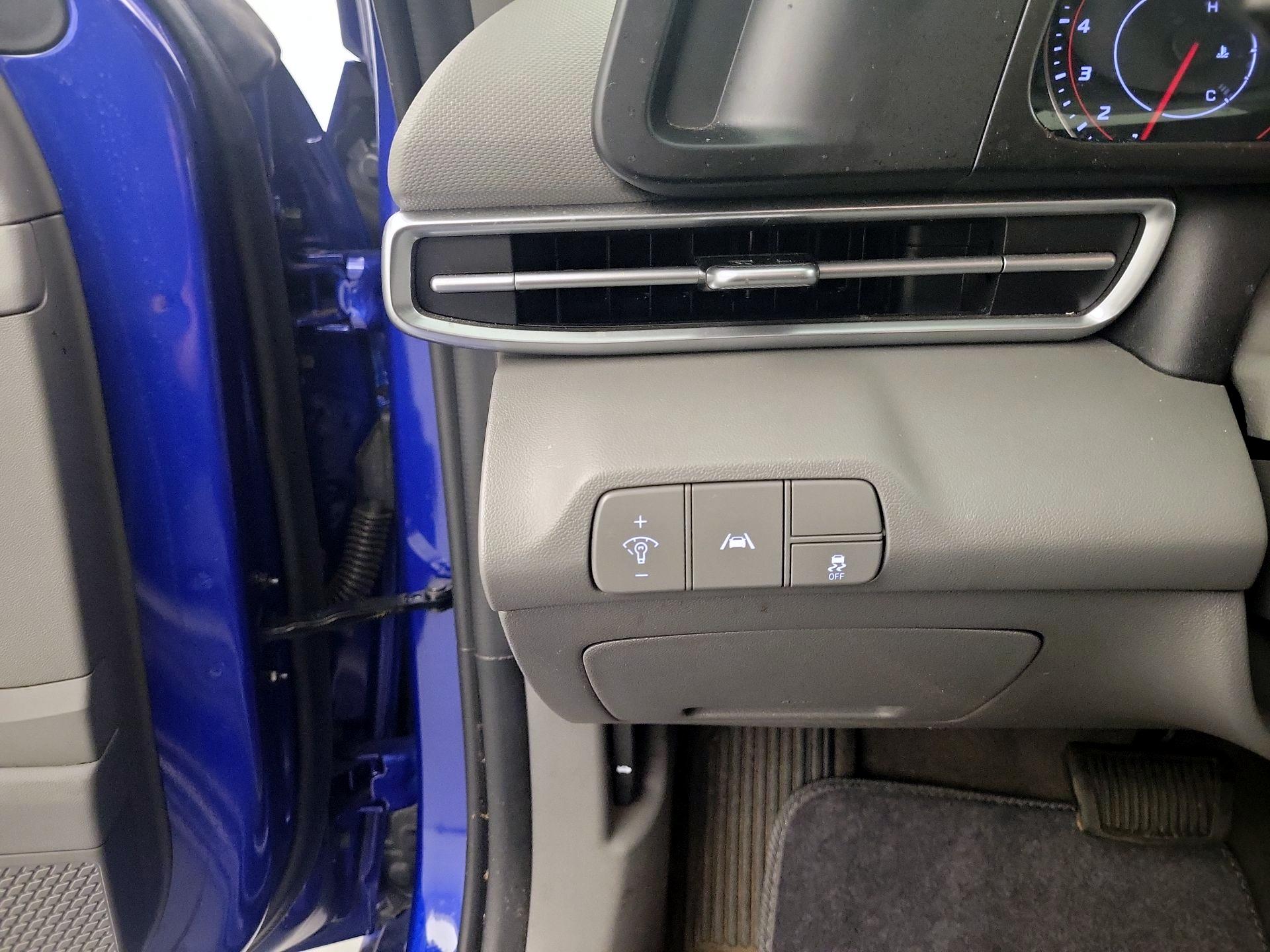 Thumbnail: 2023 Hyundai Elantra - 13