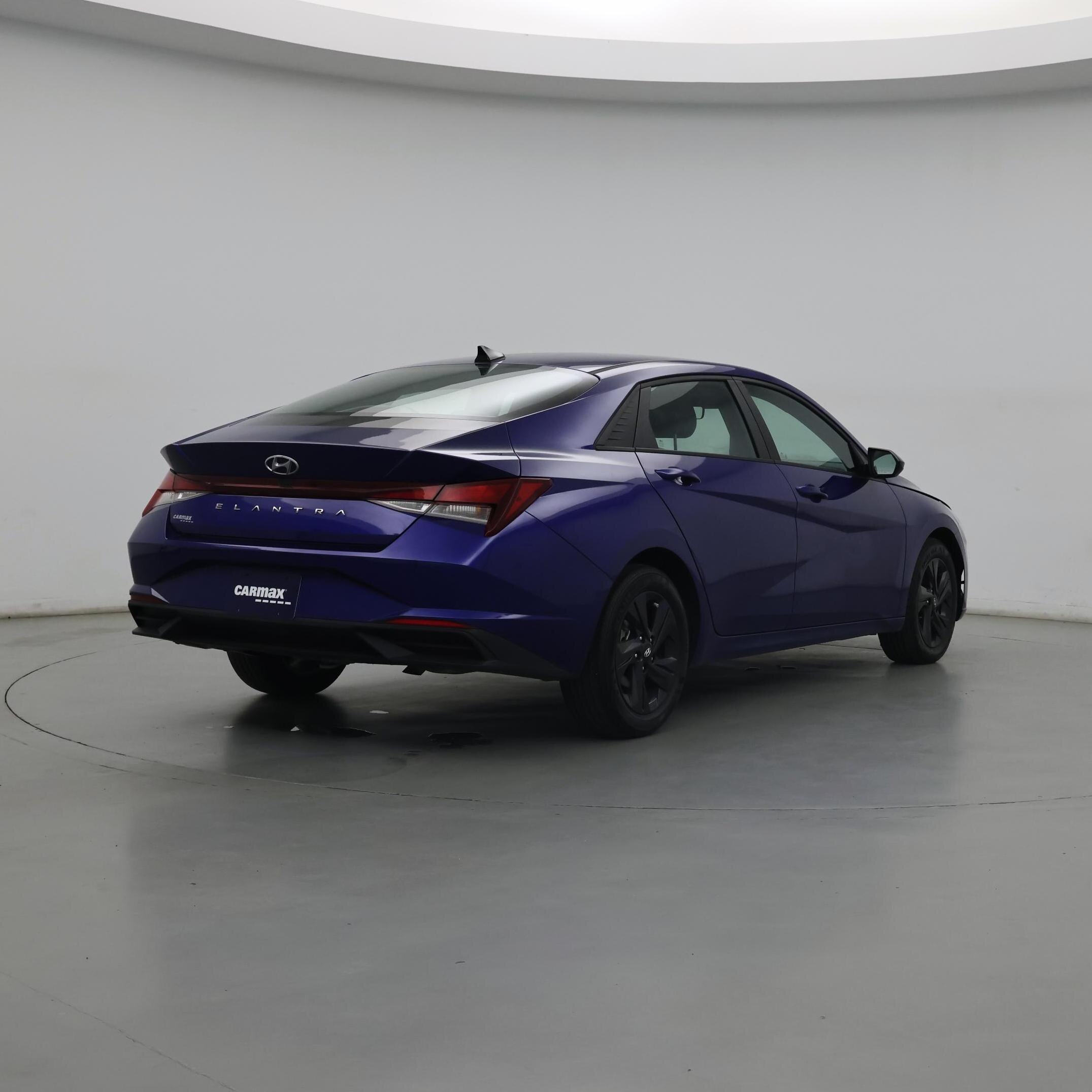 Thumbnail: 2023 Hyundai Elantra - 8