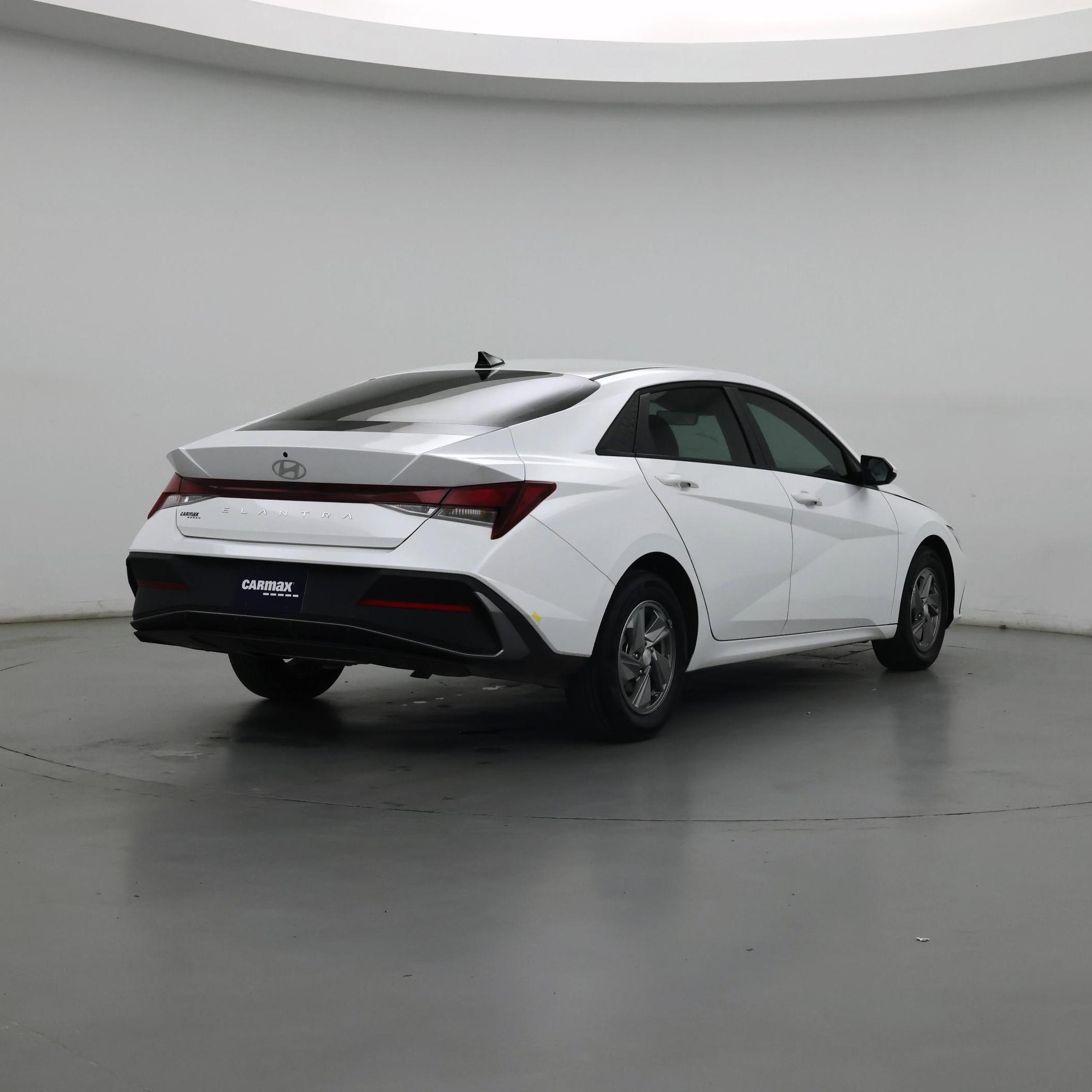 Thumbnail: 2025 Hyundai Elantra - 8