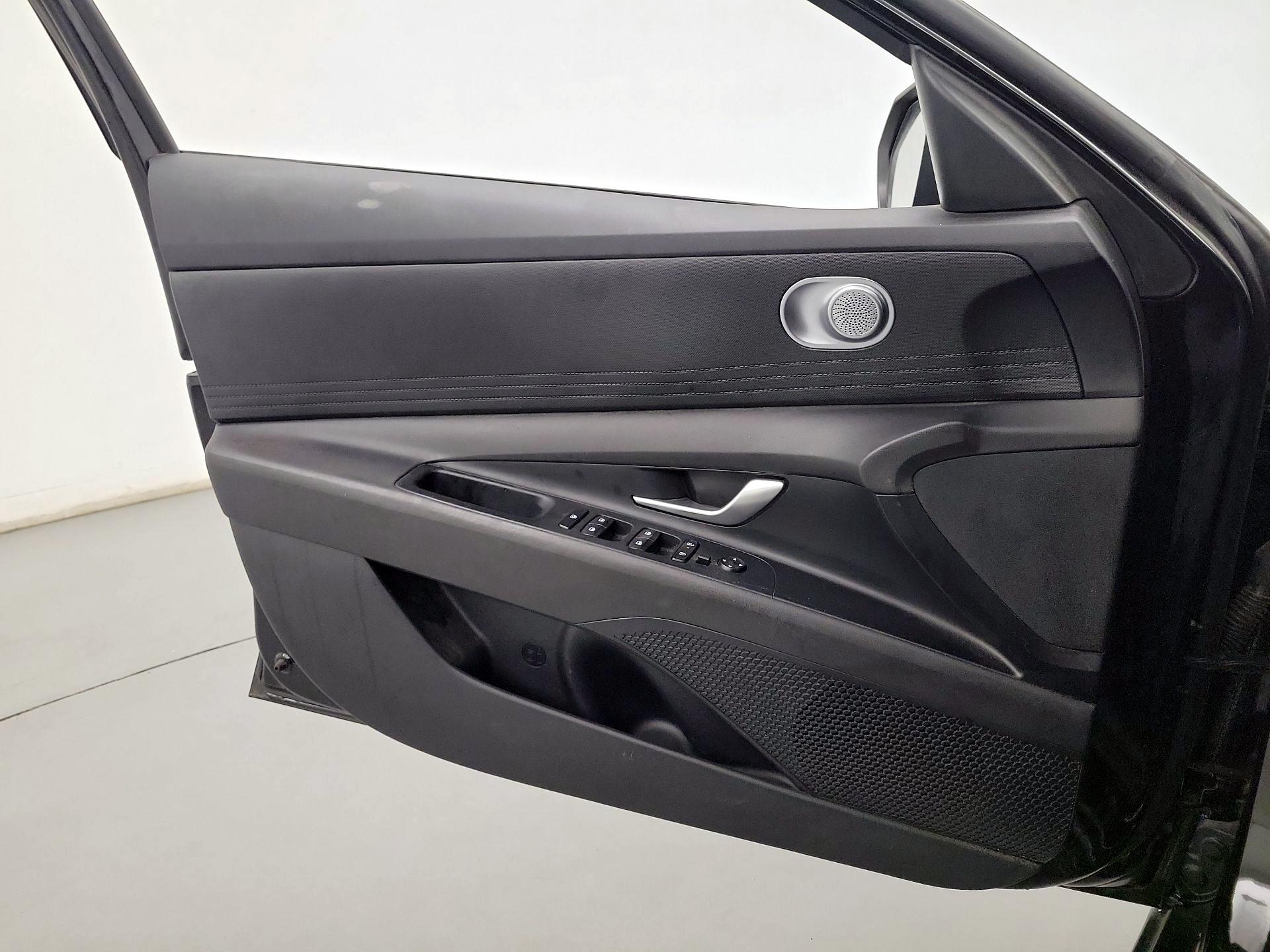 Thumbnail: 2024 Hyundai Elantra - 12