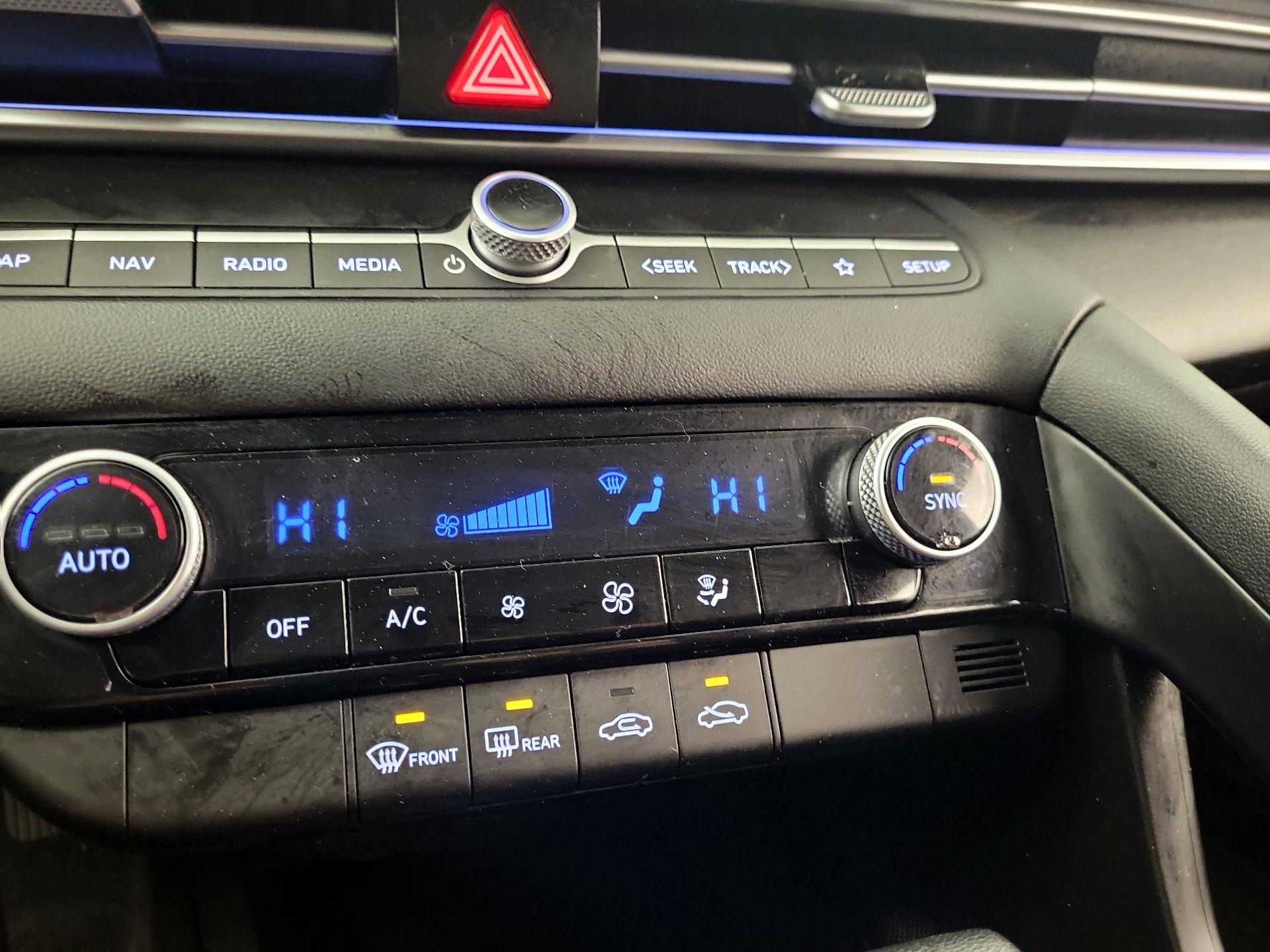 Thumbnail: 2024 Hyundai Elantra - 17