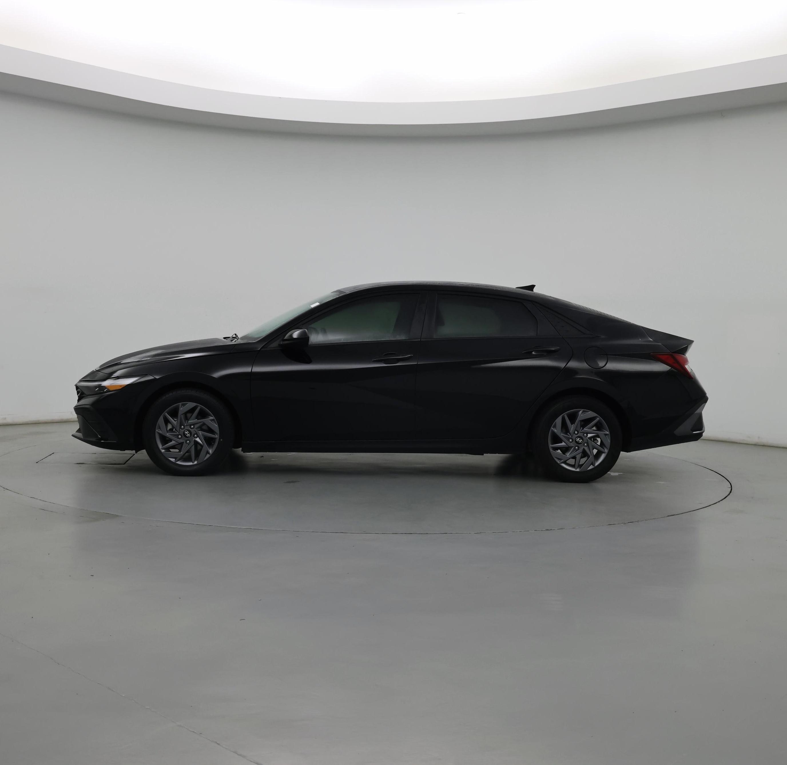 Thumbnail: 2024 Hyundai Elantra - 3